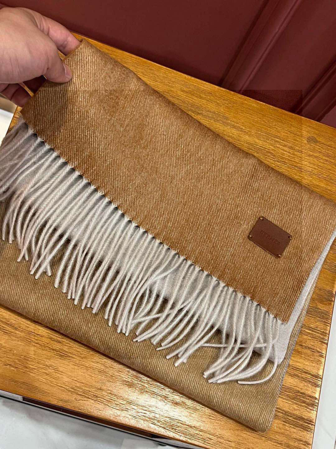 ✨✨太美了😍 爱马仕 情侣款 美到要尖叫😱专柜最新款🎊英伦欧美范儿「多色渐变」又是一款即时尚又实用的大围