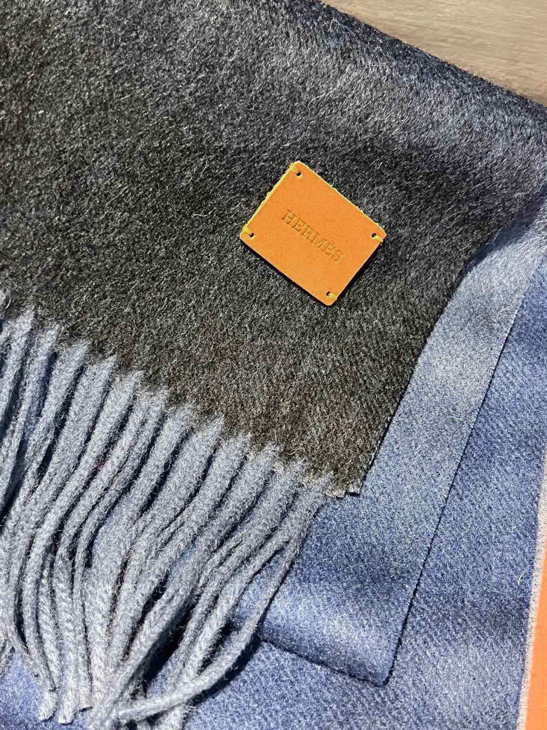 ✨✨太美了😍 爱马仕 情侣款 美到要尖叫😱专柜最新款🎊英伦欧美范儿「多色渐变」又是一款即时尚又实用的大围