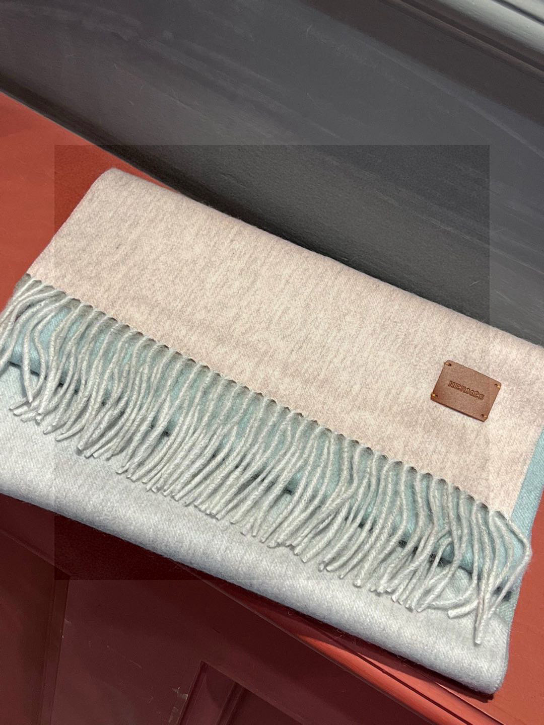 ✨✨太美了😍 爱马仕 情侣款 美到要尖叫😱专柜最新款🎊英伦欧美范儿「多色渐变」又是一款即时尚又实用的大围