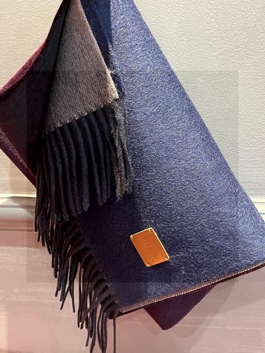 ✨✨太美了😍 爱马仕 情侣款 美到要尖叫😱专柜最新款🎊英伦欧美范儿「多色渐变」又是一款即时尚又实用的大围