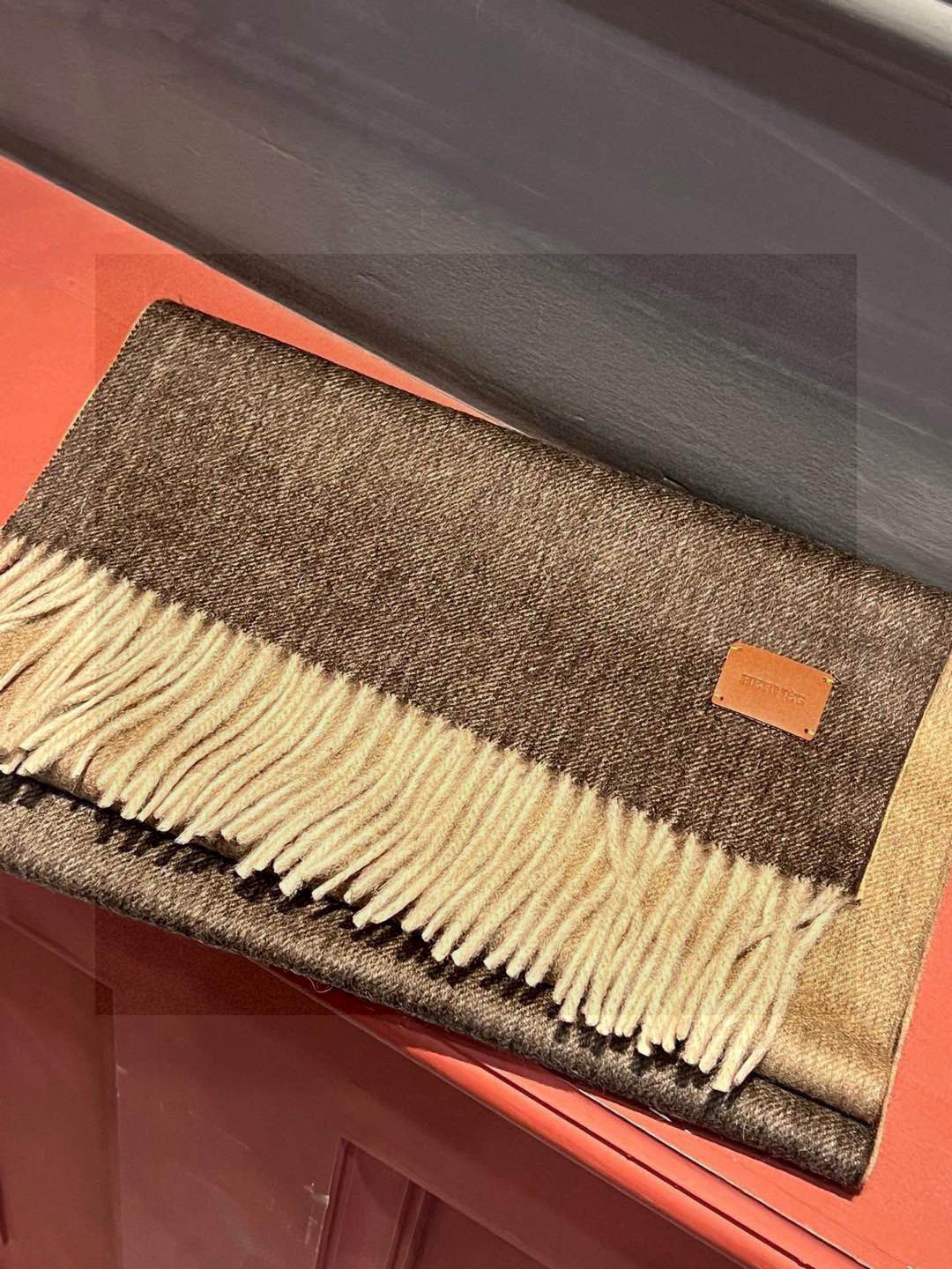 ✨✨太美了😍 爱马仕 情侣款 美到要尖叫😱专柜最新款🎊英伦欧美范儿「多色渐变」又是一款即时尚又实用的大围