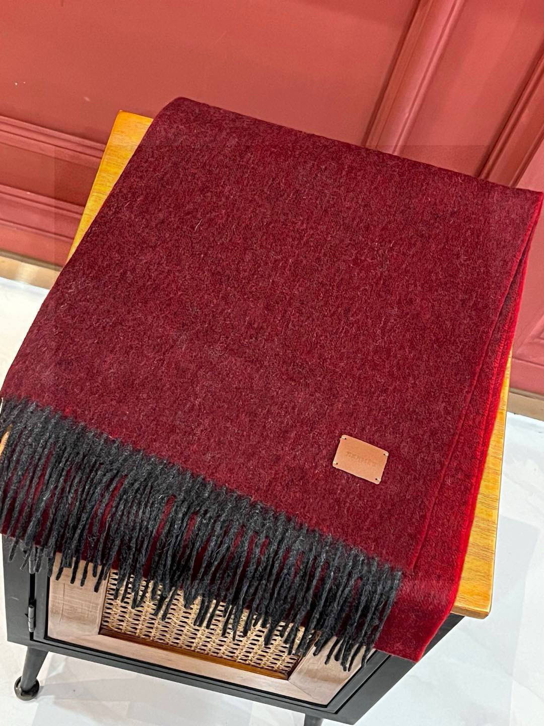 ✨✨太美了😍 爱马仕 情侣款 美到要尖叫😱专柜最新款🎊英伦欧美范儿「多色渐变」又是一款即时尚又实用的大围