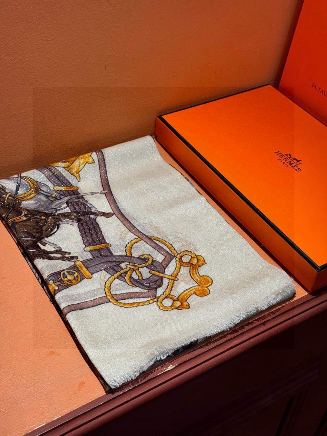 会发光发亮的围巾 新款🆕🏇🏇买了都说好看‼️推荐💕顶级工艺超值‼️爱马仕专柜爆款🎁💟立体呈现图案纹路实物