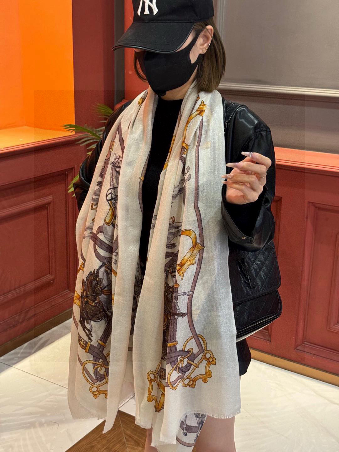 会发光发亮的围巾 新款🆕🏇🏇买了都说好看‼️推荐💕顶级工艺超值‼️爱马仕专柜爆款🎁💟立体呈现图案纹路实物