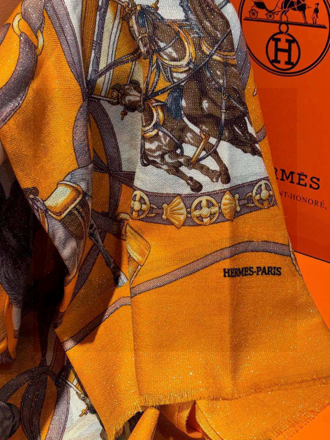 会发光发亮的围巾 新款🆕🏇🏇买了都说好看‼️推荐💕顶级工艺超值‼️爱马仕专柜爆款🎁💟立体呈现图案纹路实物