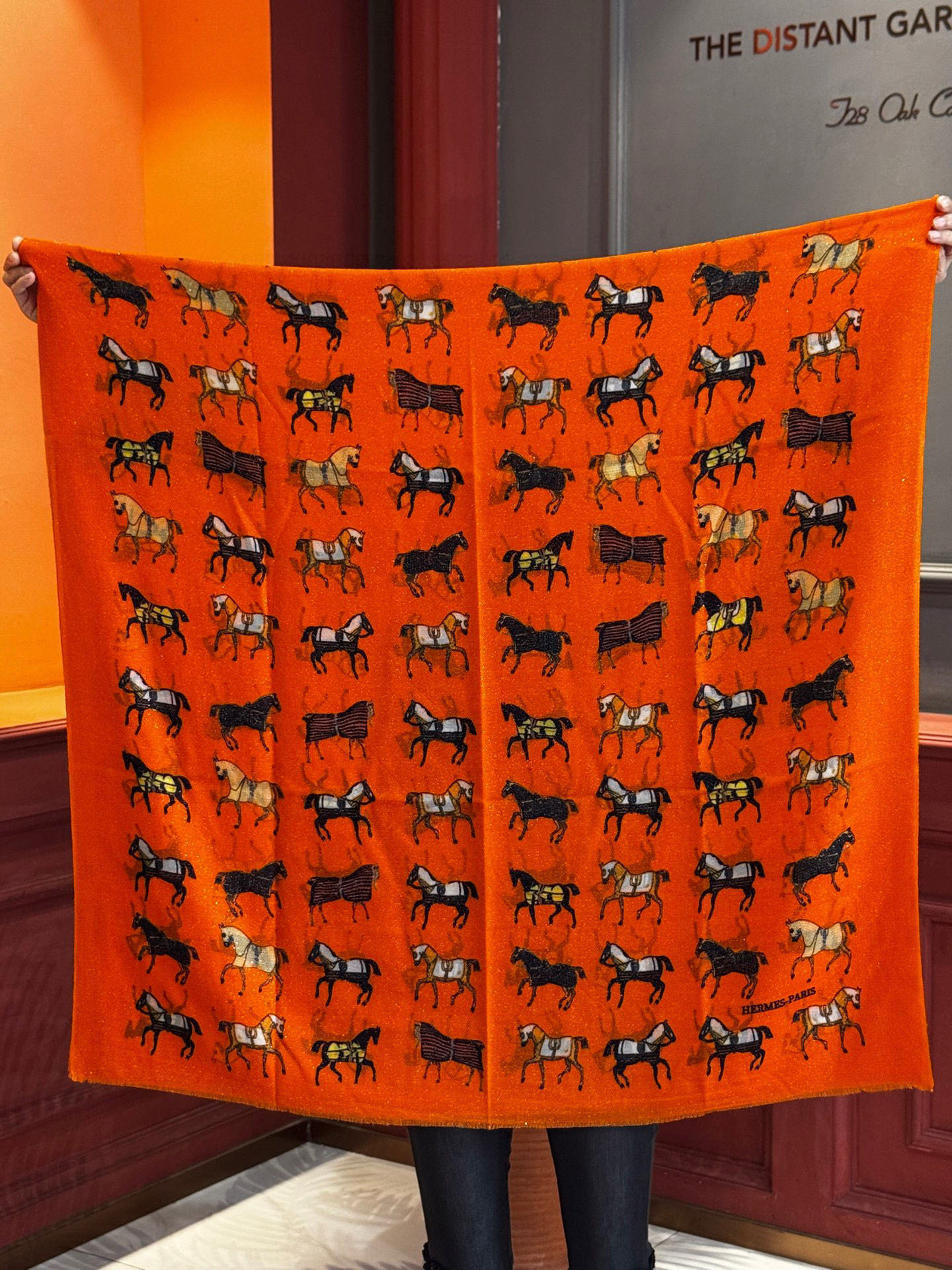 上新🌟 会发光发亮的围巾 💄💋新款客银丝+💖羊绒面料长巾 😘美翻了[流泪]H家【骏马披挂长巾】御用殿堂级