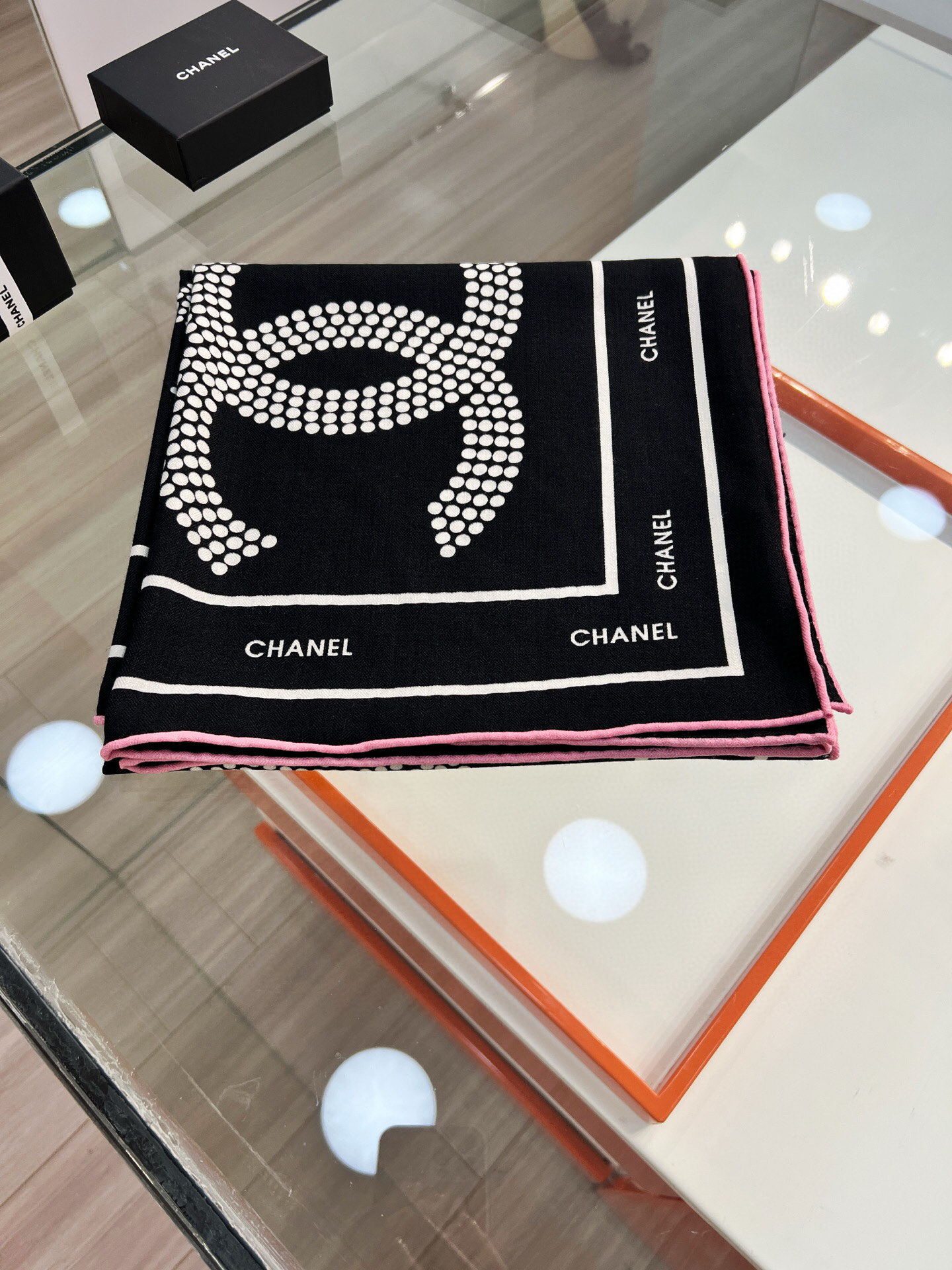 Chanel ~25秋冬新品～【双C大链条组合】【140双面丝毛披肩】手工卷边丝毛方巾（30%桑蚕丝70
