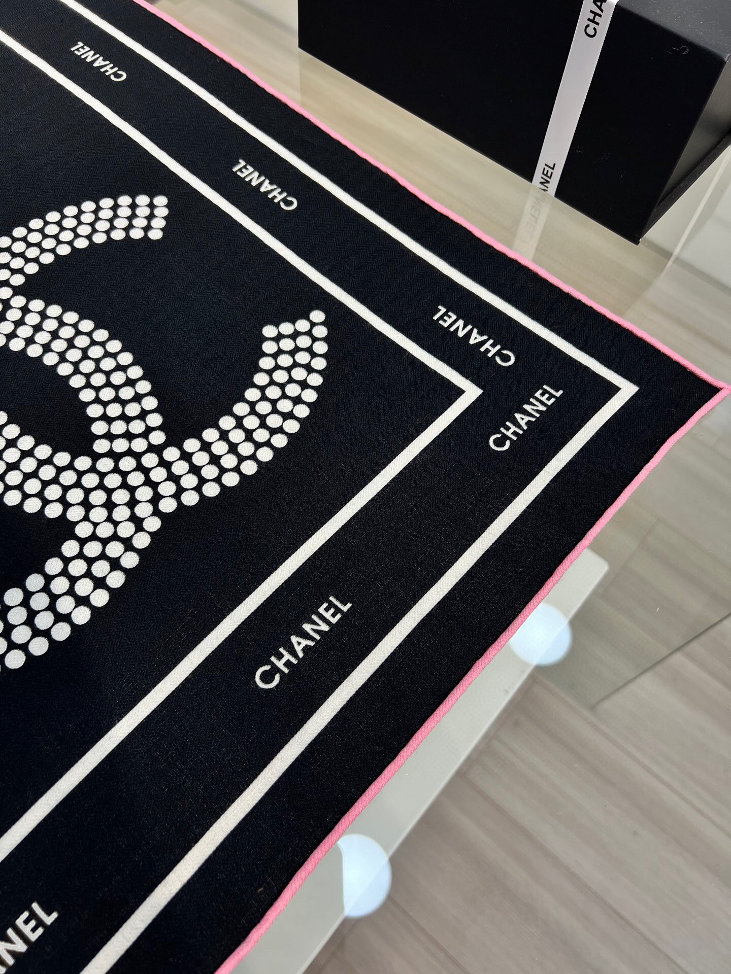 Chanel ~25秋冬新品～【双C大链条组合】【140双面丝毛披肩】手工卷边丝毛方巾（30%桑蚕丝70