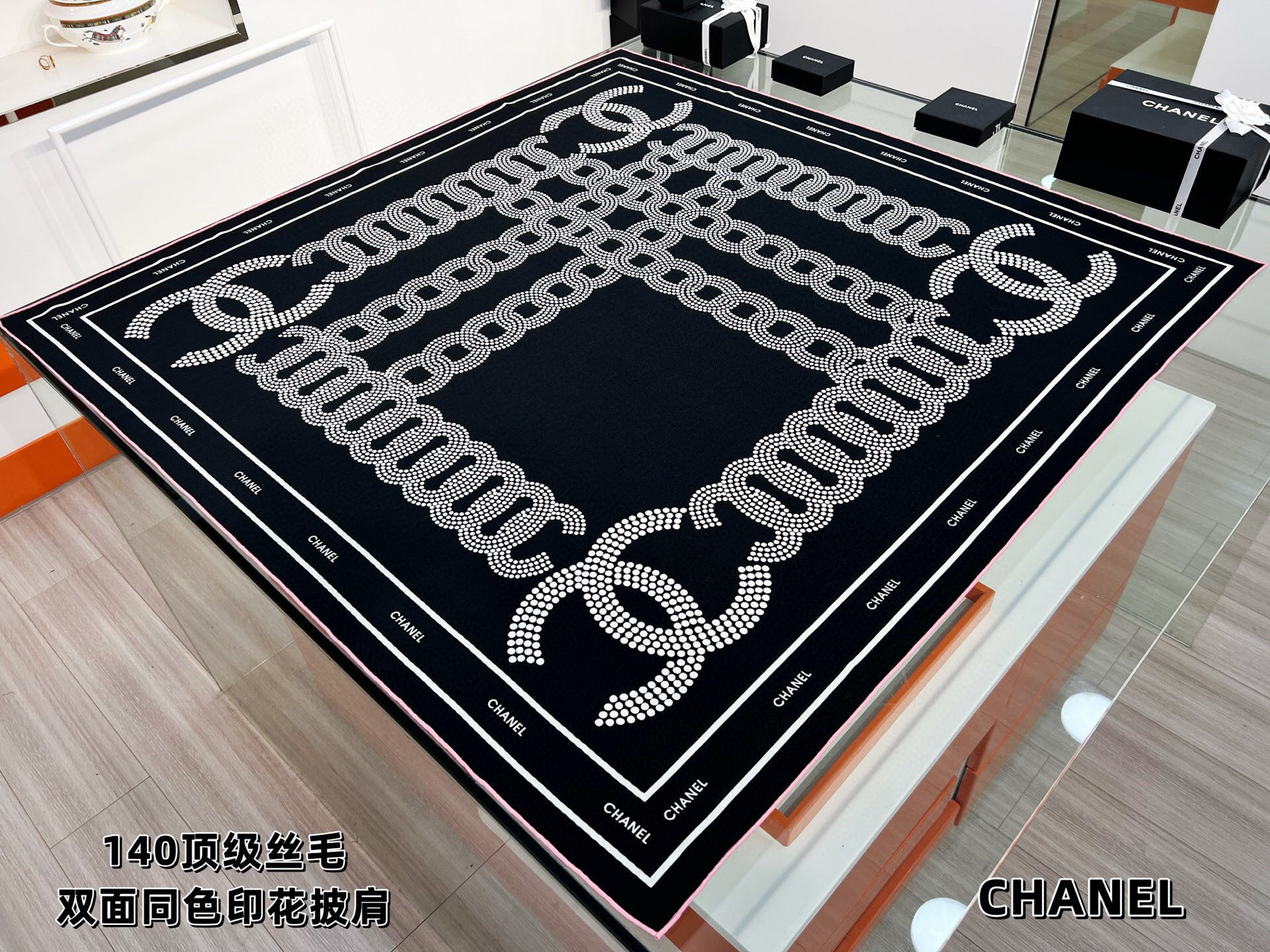 Chanel ~25秋冬新品～【双C大链条组合】【140双面丝毛披肩】手工卷边丝毛方巾（30%桑蚕丝70