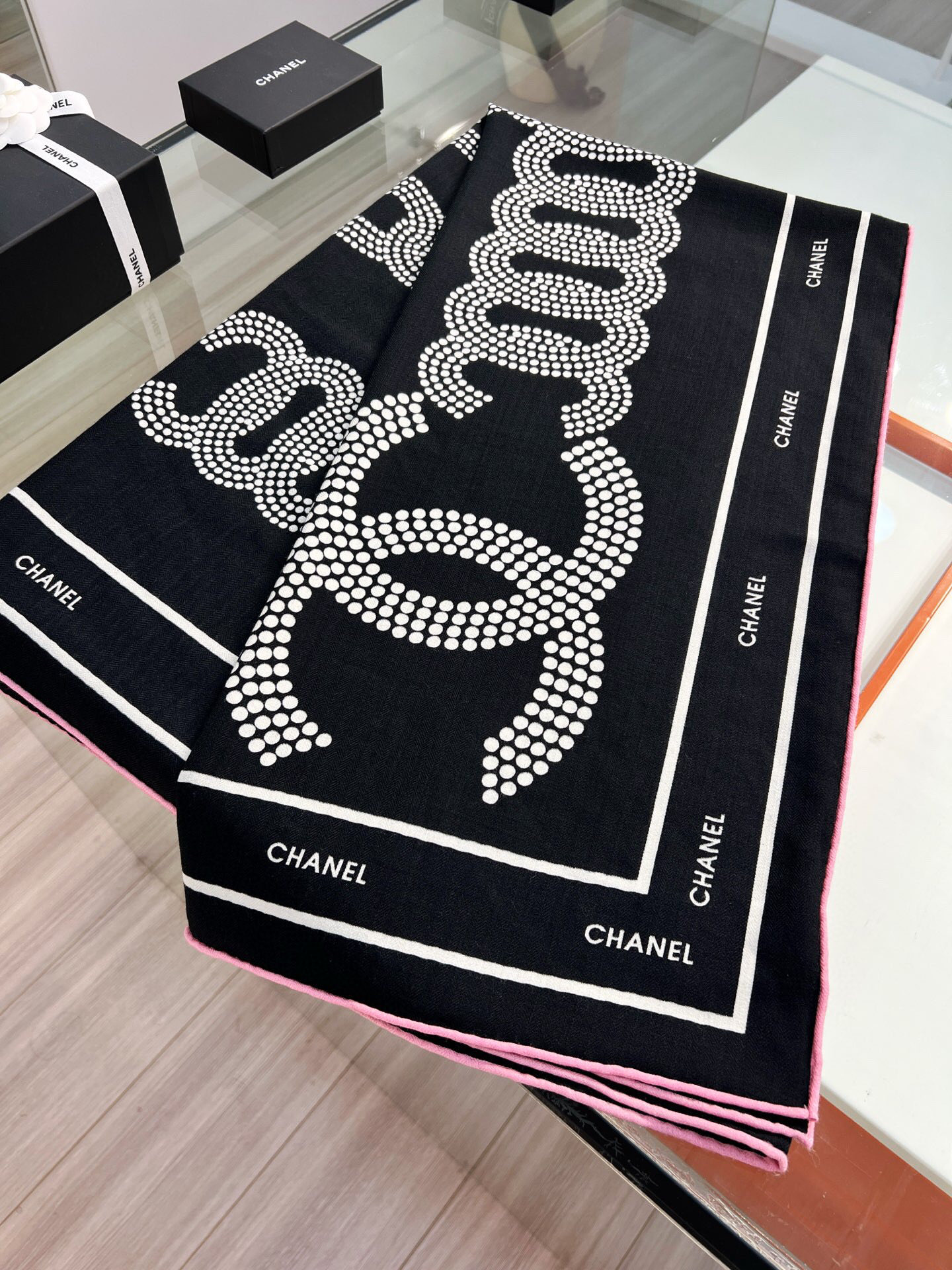 Chanel ~25秋冬新品～【双C大链条组合】【140双面丝毛披肩】手工卷边丝毛方巾（30%桑蚕丝70