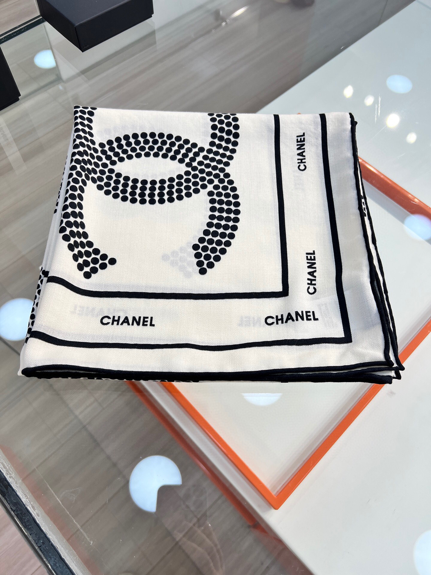 Chanel ~25秋冬新品～【双C大链条组合】【140双面丝毛披肩】手工卷边丝毛方巾（30%桑蚕丝70