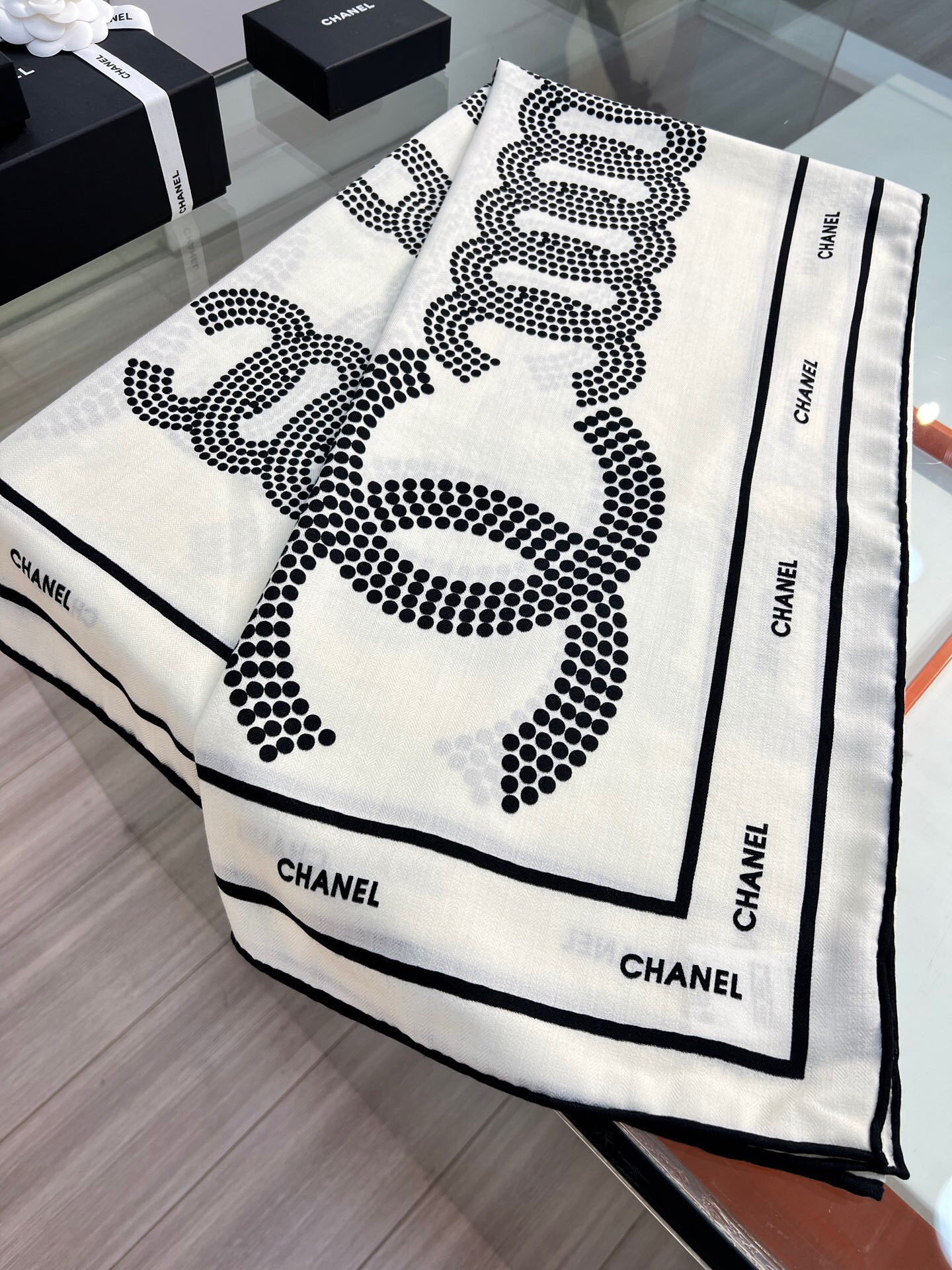 Chanel ~25秋冬新品～【双C大链条组合】【140双面丝毛披肩】手工卷边丝毛方巾（30%桑蚕丝70