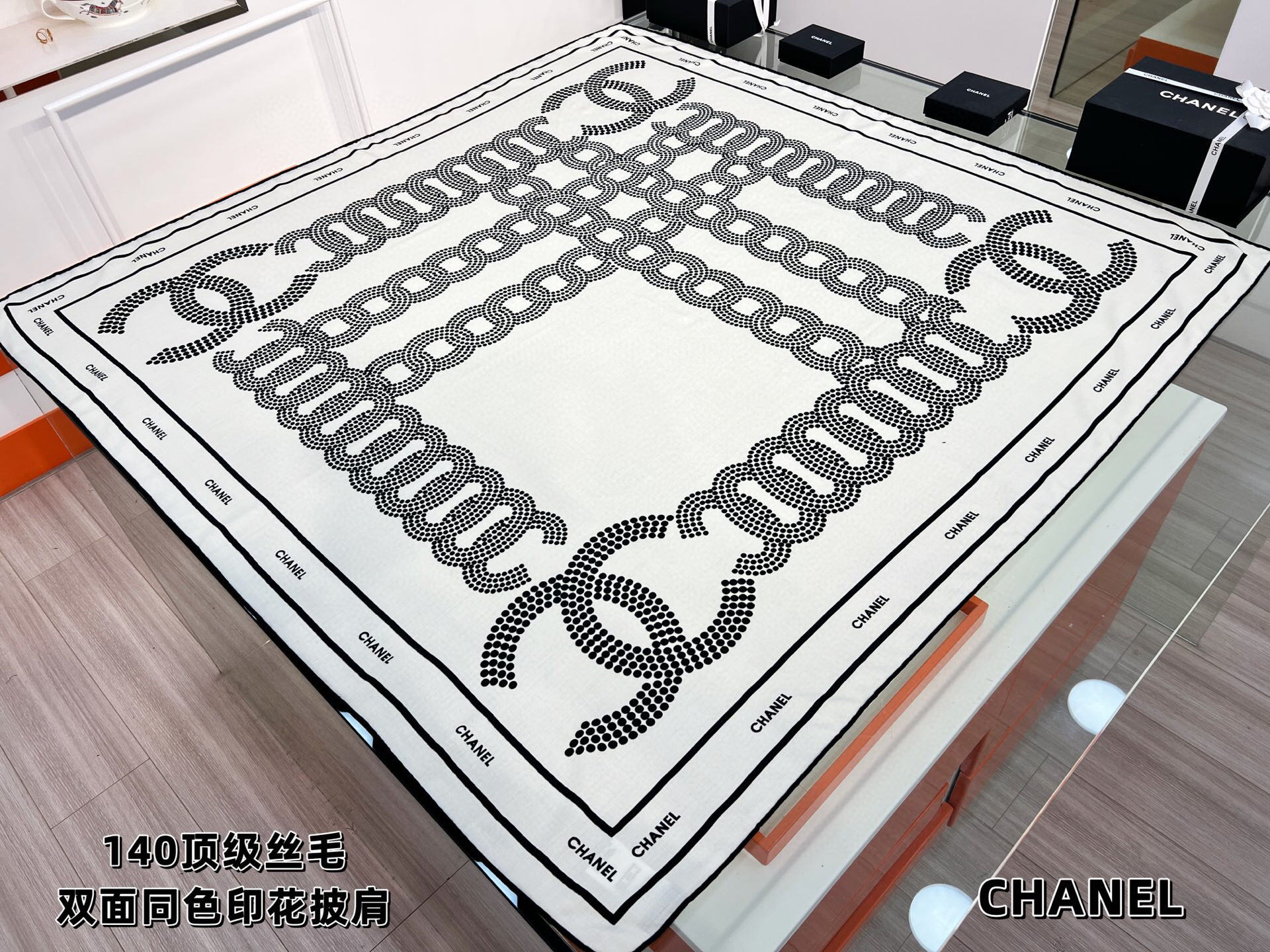 Chanel ~25秋冬新品～【双C大链条组合】【140双面丝毛披肩】手工卷边丝毛方巾（30%桑蚕丝70