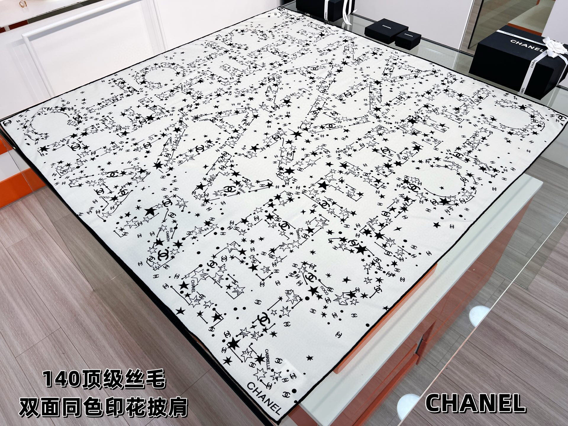Chanel ~20。秋冬新品～【140顶级丝毛双面同色】繁星点点与双C的完美结合适合各种场合搭配使用黑