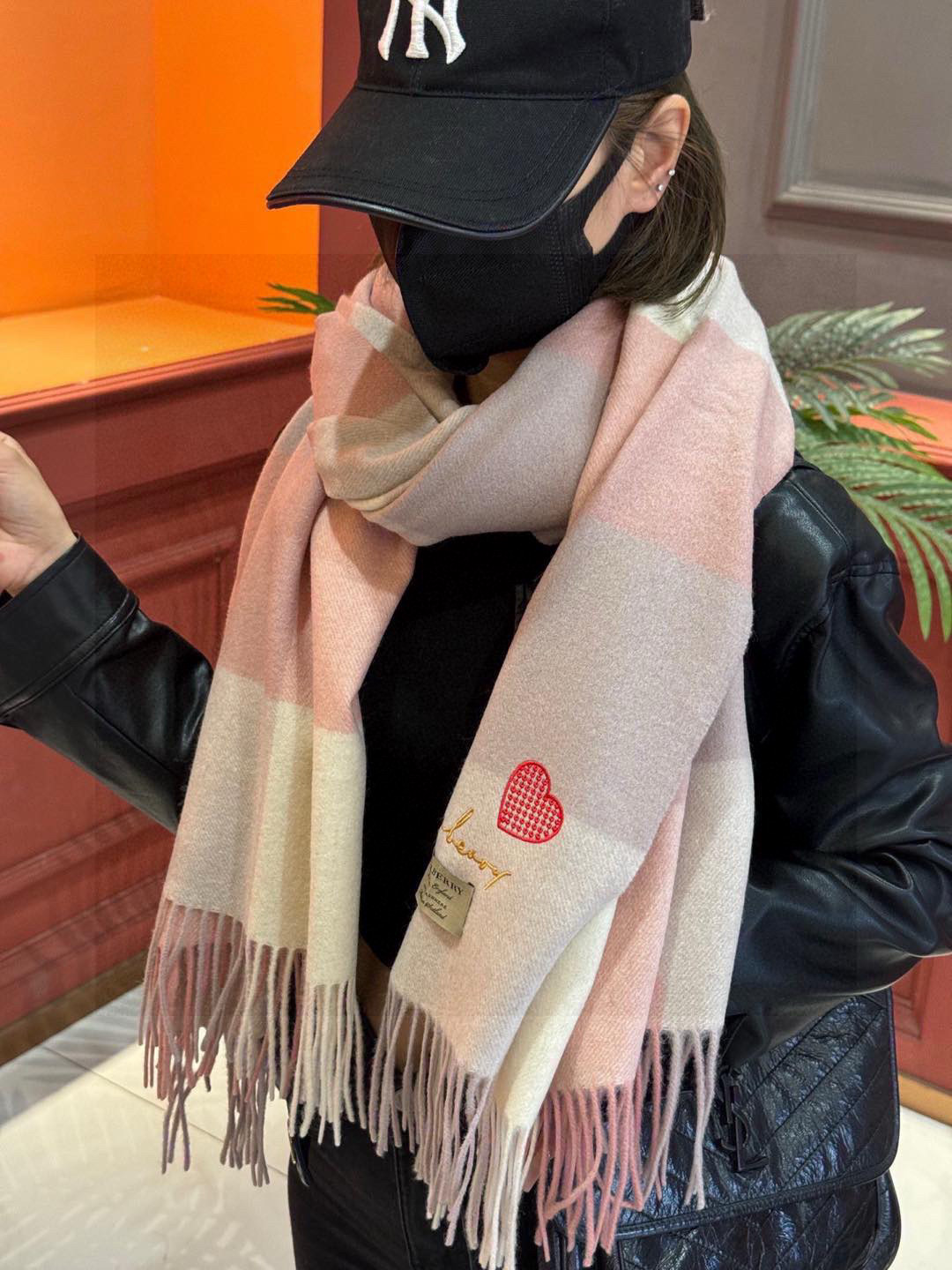 【B手抄体桃心】‼️ 限量版👍👍绝对的美化了心的设计🔝🔝，超级无敌的硬核，。。。从外商去年疫情前寄版下来