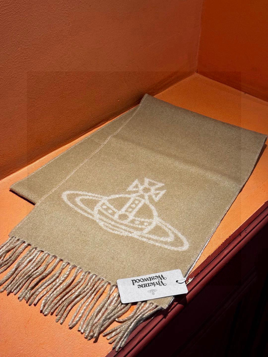 原单品质！英国朋克教母“太后Vivienne Westwood”最爱的土星❗❗从精神上，Vivenne 