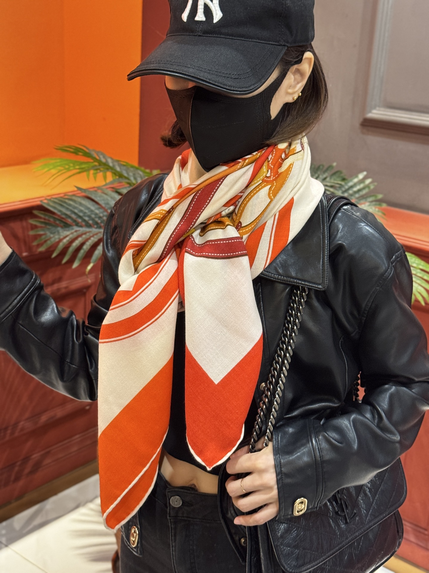 羊绒新款🆕🏇🏇买了都说好看‼️推荐💕【华丽的缰辔双面同色140】羊绒方巾，顶级工艺超值‼️爱马仕专柜爆款