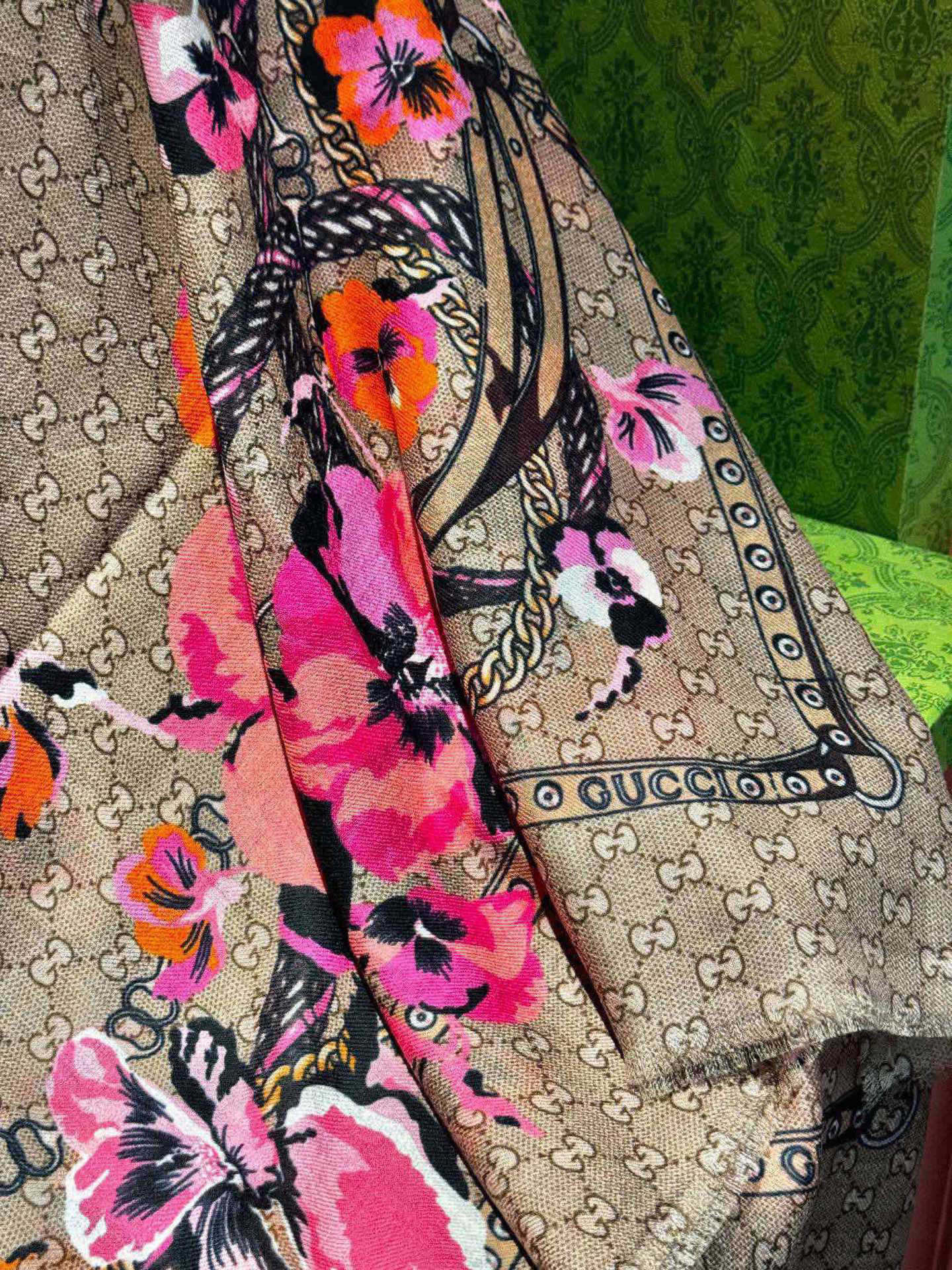 爆款出货 真正的海外原版货——从海外买的正品花了一个月画稿打版，要做咱们就做最好的💯 一花四色每色都把我