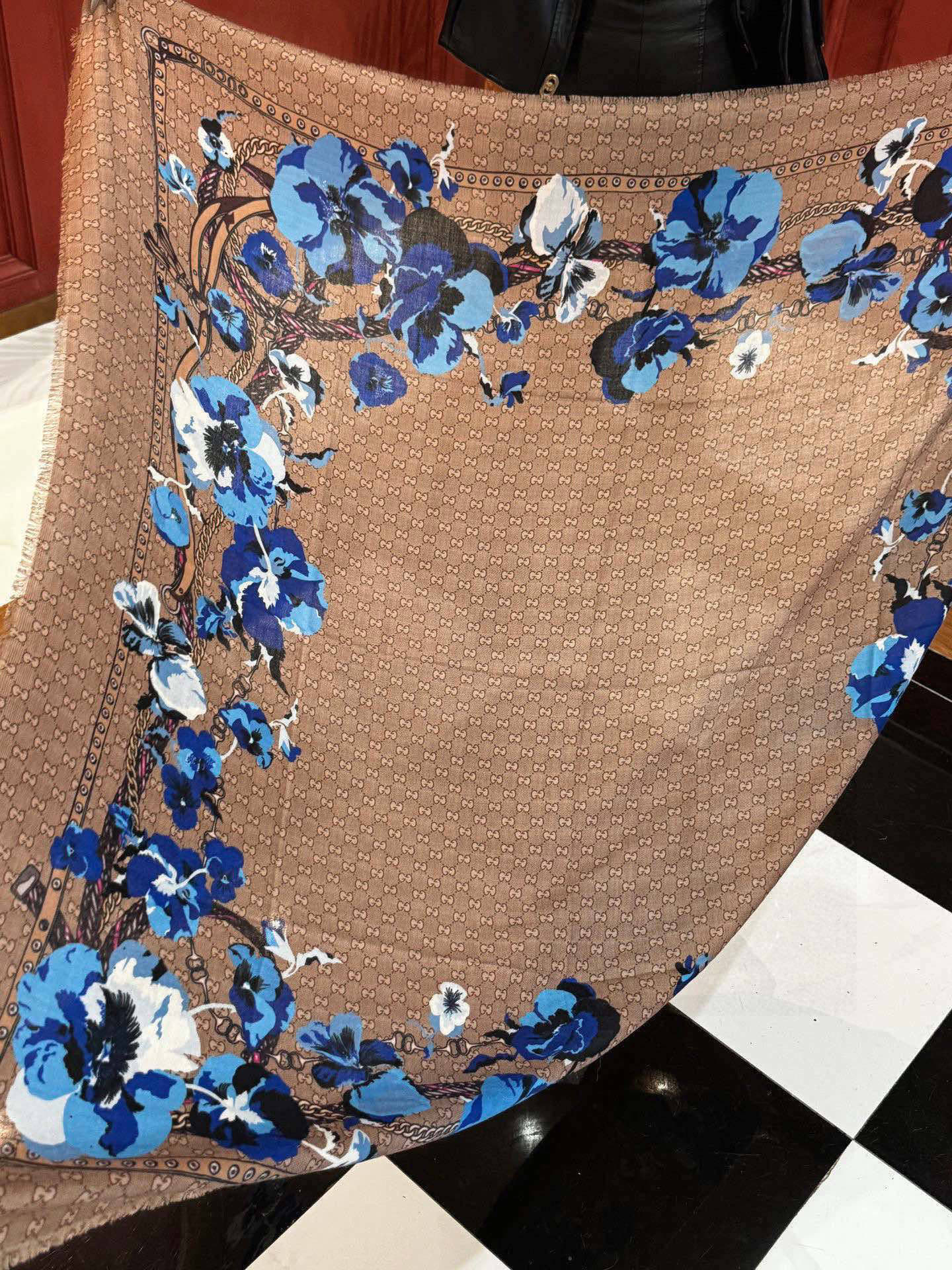 爆款出货 真正的海外原版货——从海外买的正品花了一个月画稿打版，要做咱们就做最好的💯 一花四色每色都把我