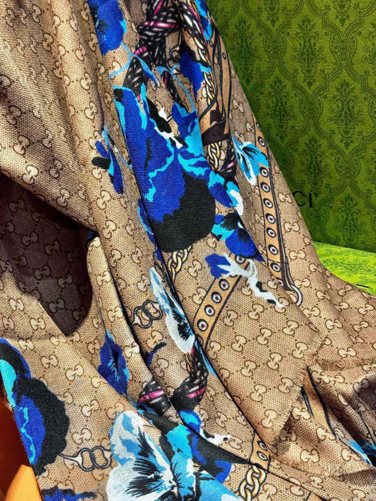 爆款出货 真正的海外原版货——从海外买的正品花了一个月画稿打版，要做咱们就做最好的💯 一花四色每色都把我