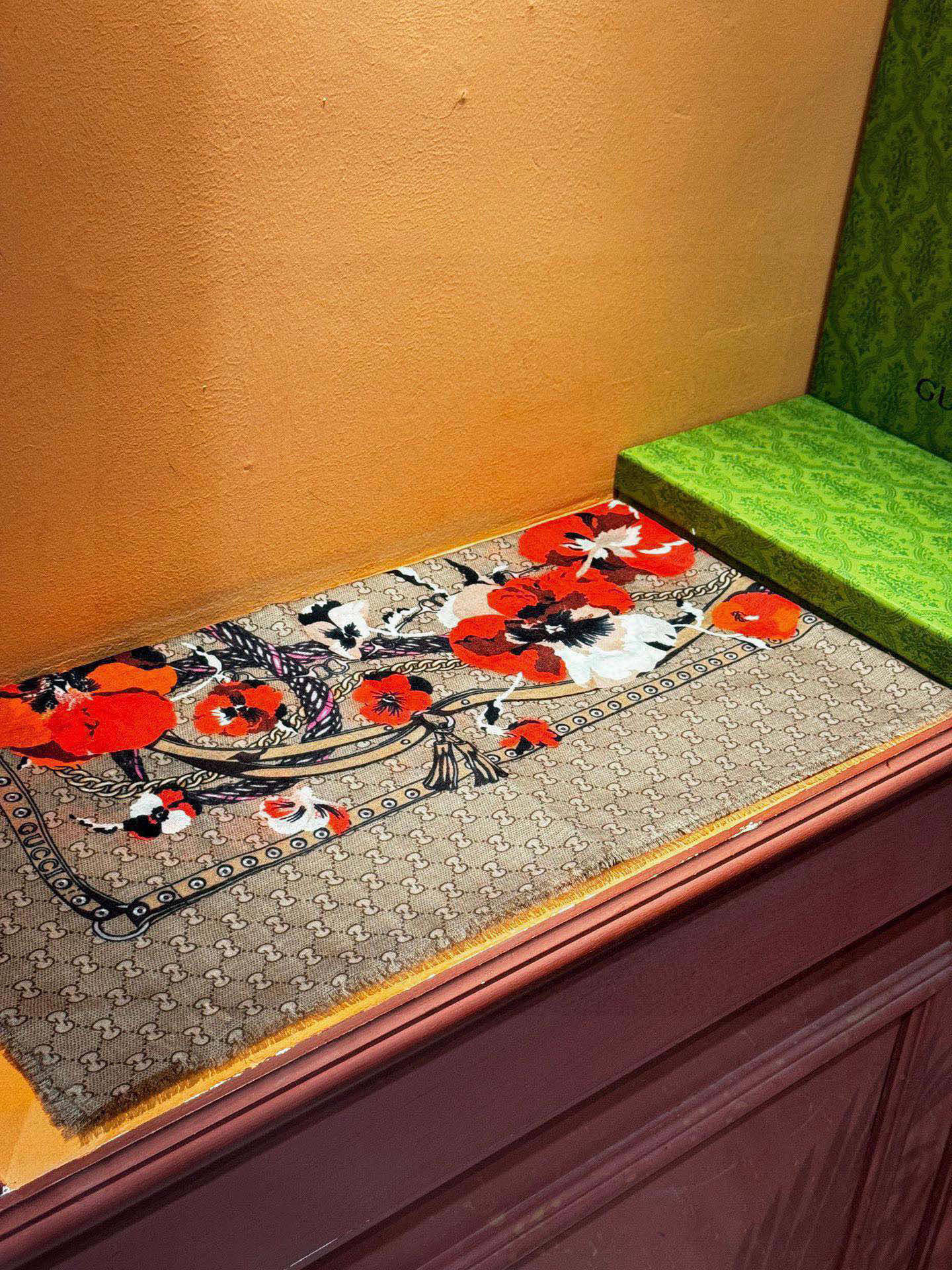 爆款出货 真正的海外原版货——从海外买的正品花了一个月画稿打版，要做咱们就做最好的💯 一花四色每色都把我