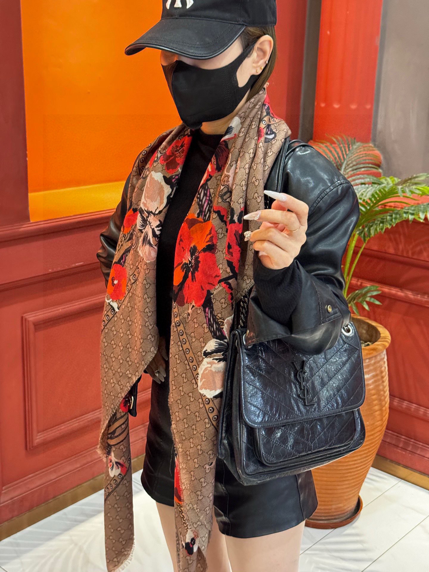 爆款出货 真正的海外原版货——从海外买的正品花了一个月画稿打版，要做咱们就做最好的💯 一花四色每色都把我