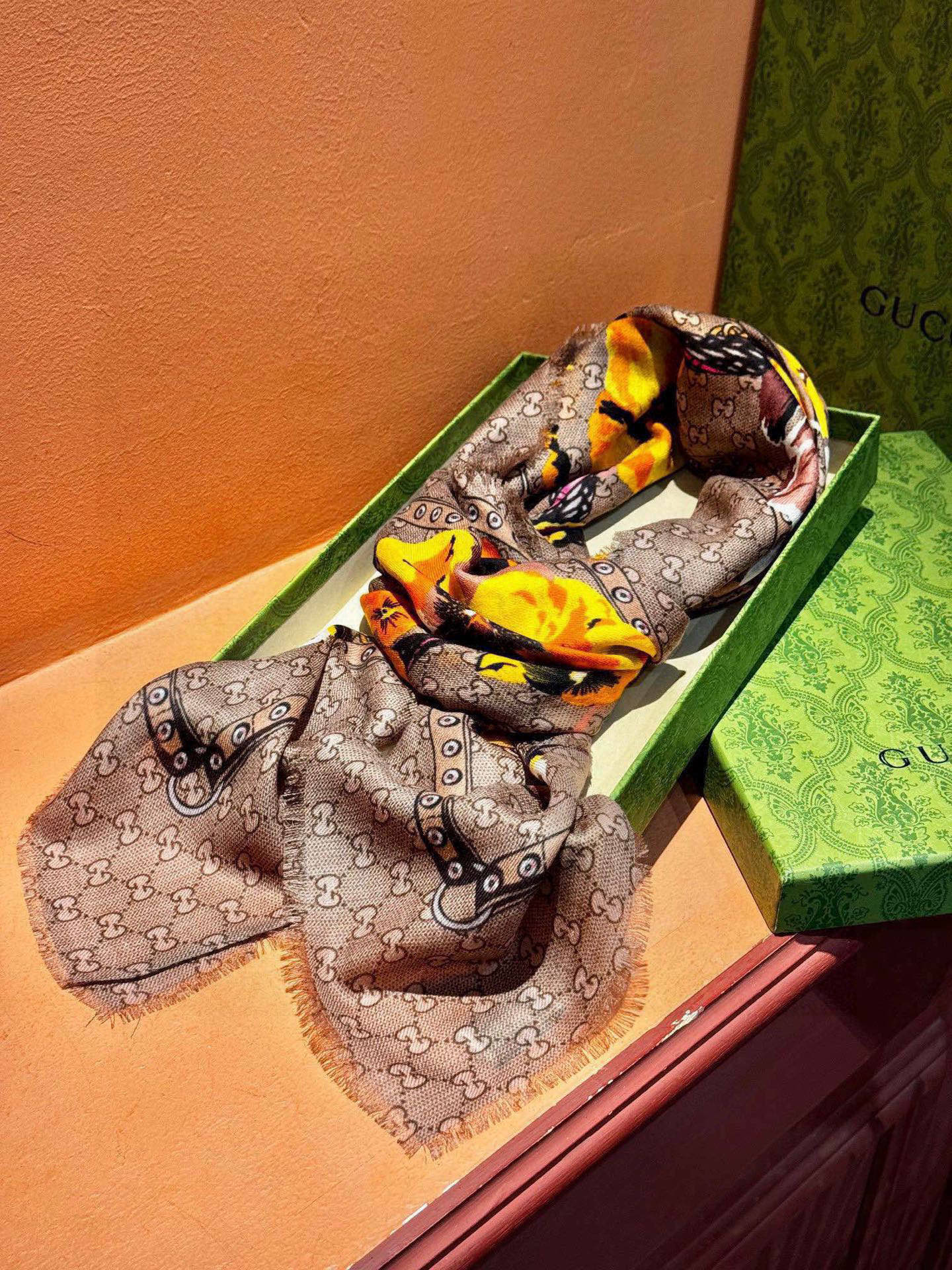 爆款出货 真正的海外原版货——从海外买的正品花了一个月画稿打版，要做咱们就做最好的💯 一花四色每色都把我