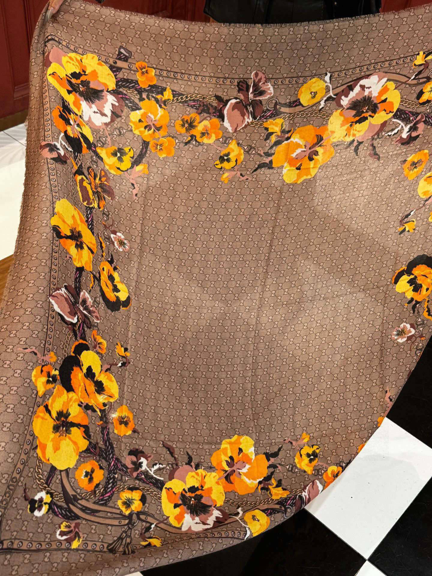 爆款出货 真正的海外原版货——从海外买的正品花了一个月画稿打版，要做咱们就做最好的💯 一花四色每色都把我