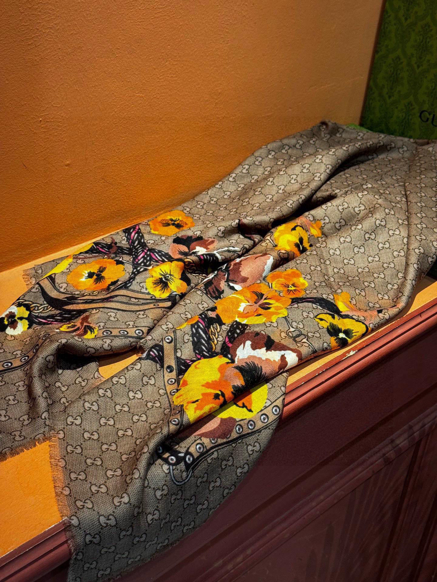 爆款出货 真正的海外原版货——从海外买的正品花了一个月画稿打版，要做咱们就做最好的💯 一花四色每色都把我