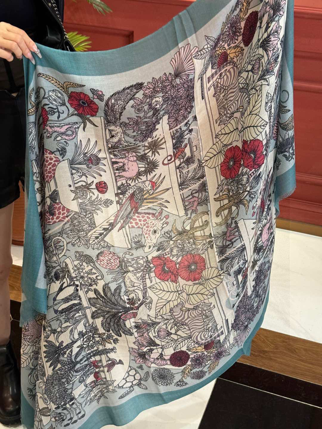 专柜同步 Hermes家买了都说好看【珍奇乐园羊绒长巾】‼️推荐💕顶级工艺超值‼️爱马仕专柜爆款🎁🎁羊绒