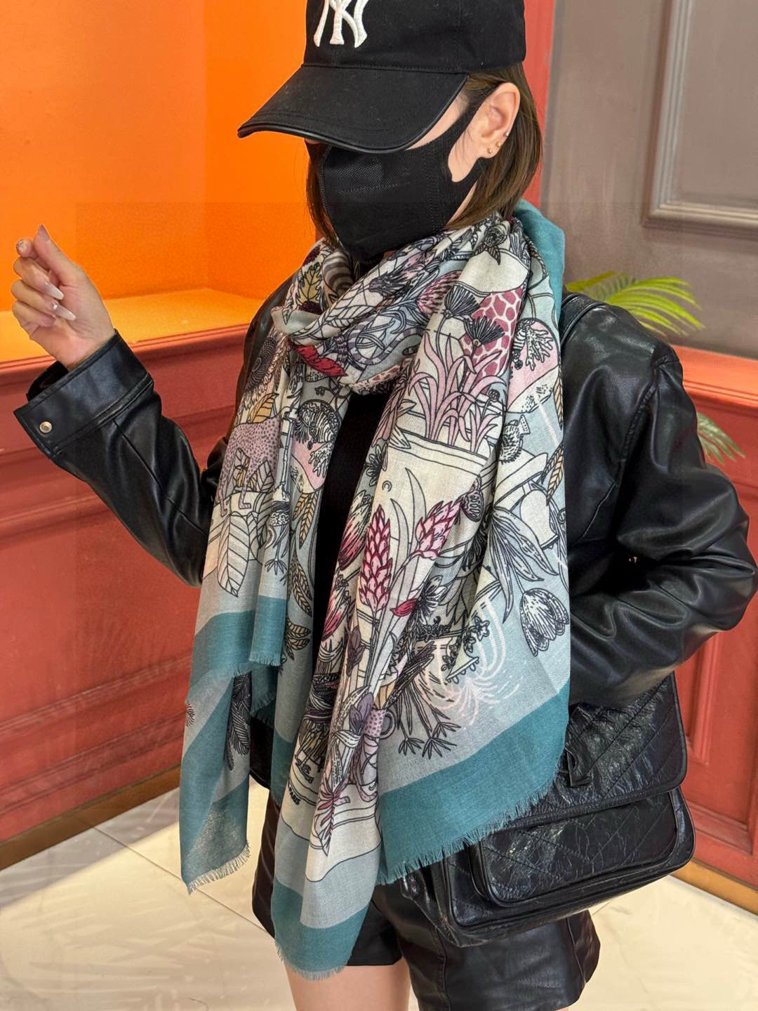 专柜同步 Hermes家买了都说好看【珍奇乐园羊绒长巾】‼️推荐💕顶级工艺超值‼️爱马仕专柜爆款🎁🎁羊绒