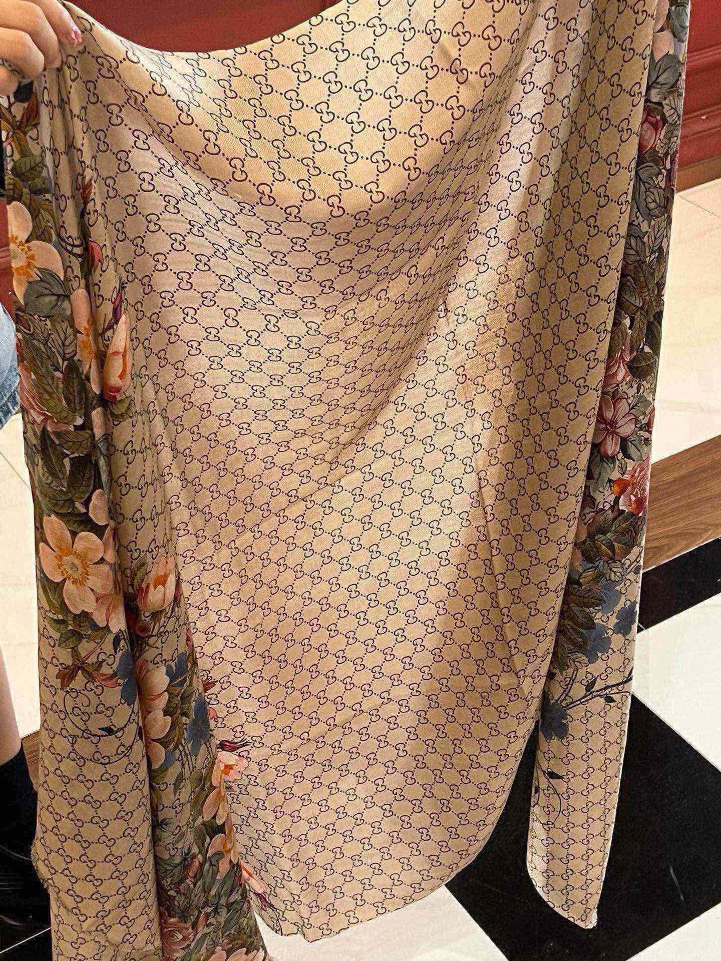 💟秀外慧中，美到过分❗️上身效果疯狂的喜欢❗️Gucci New~300支高端戒指绒！真心美爆了的设计，