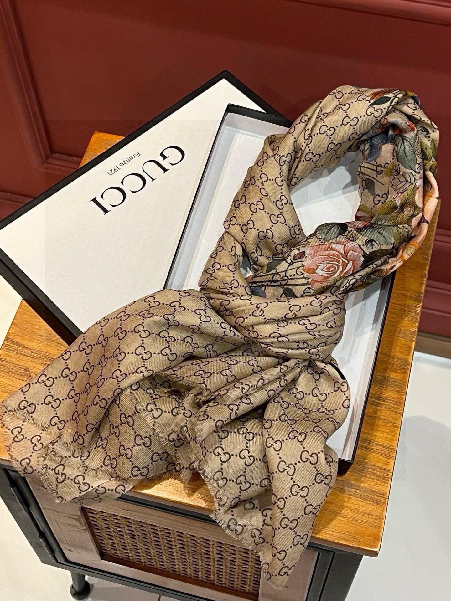 💟秀外慧中，美到过分❗️上身效果疯狂的喜欢❗️Gucci New~300支高端戒指绒！真心美爆了的设计，