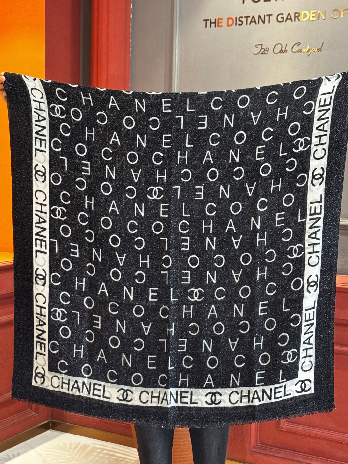 上新🌟 会发光发亮的围巾 💄💋新款客供银线💖羊绒面料长巾 😘美翻了[流泪]【银线双C图案】御用殿堂级极‼