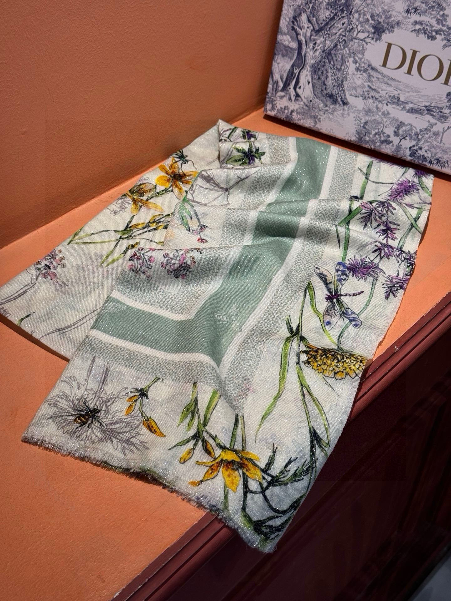 （会发光发亮的围巾）💃🏻💃🏻D家【D太阳女神银丝长巾】‼️抢‼️VIP推荐 ‼️👍下手一定要快【高端 大