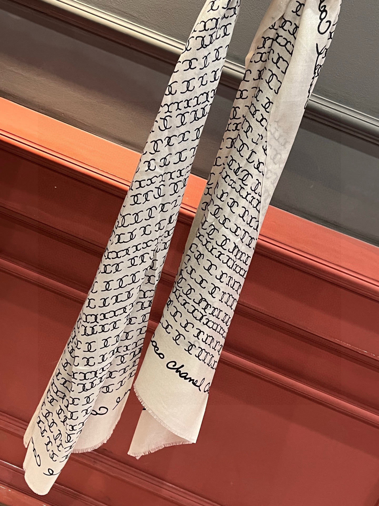 上新🌟 会发光发亮的围巾 💄💋新款客供银线💖羊绒面料长巾 😘美翻了[流泪]【手绘LOGO银线长巾】御用殿