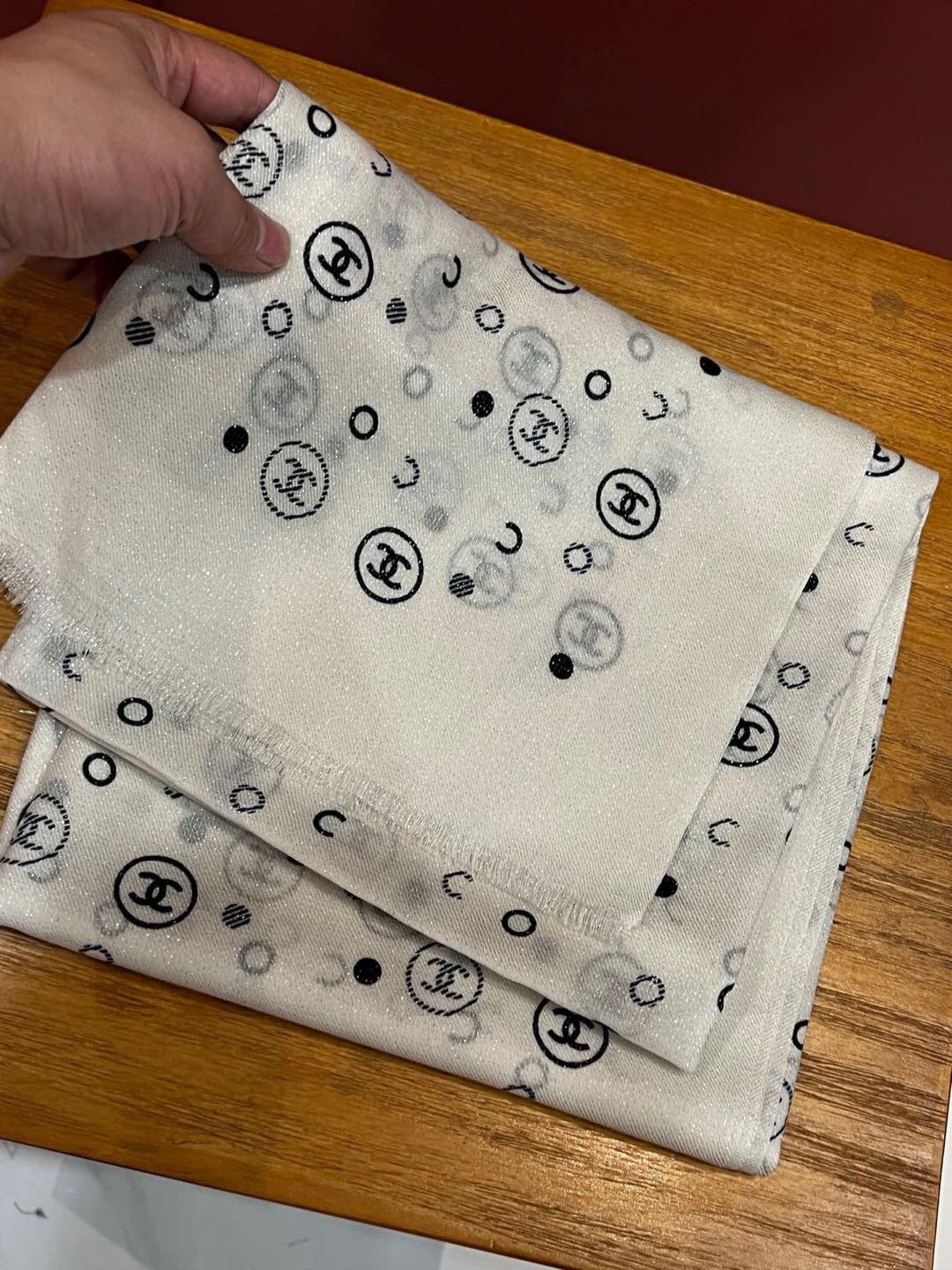 会发光发亮的围巾 💄💋新款客供银线💖羊绒面料长巾 😘美翻了[流泪]【银线心愿锁长巾】御用殿堂级极‼️新款