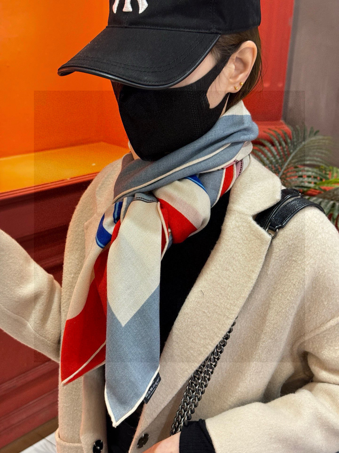 羊绒新款🆕🏇🏇买了都说好看‼️推荐💕【华丽的缰辔双面同色140】羊绒方巾，顶级工艺超值‼️爱马仕专柜爆款