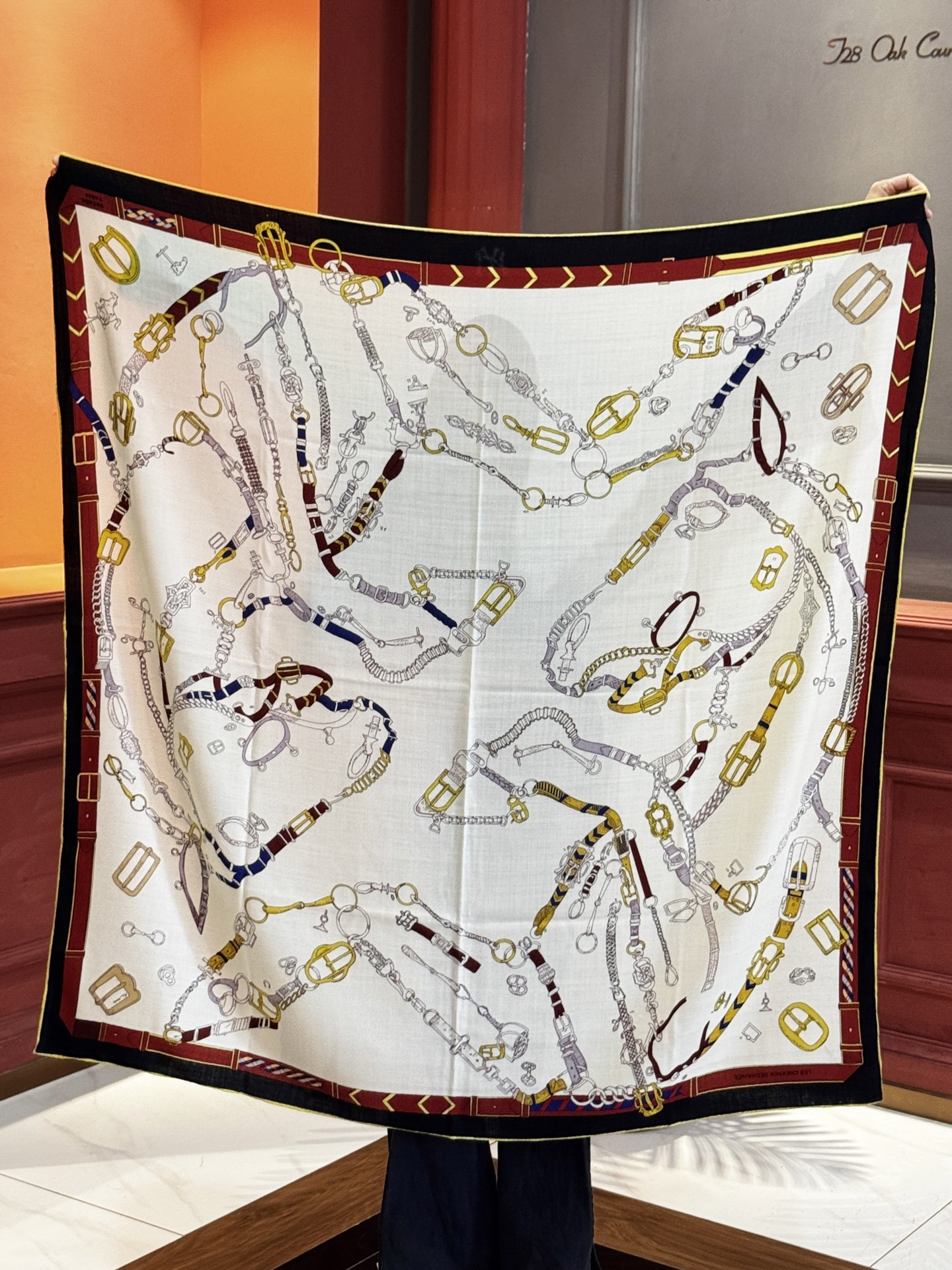 羊绒新款🆕👏👏买了都说好看‼️推荐💕爱马仕双面同色羊绒方巾【跃动的马儿双面同色140】，顶级工艺超值‼️