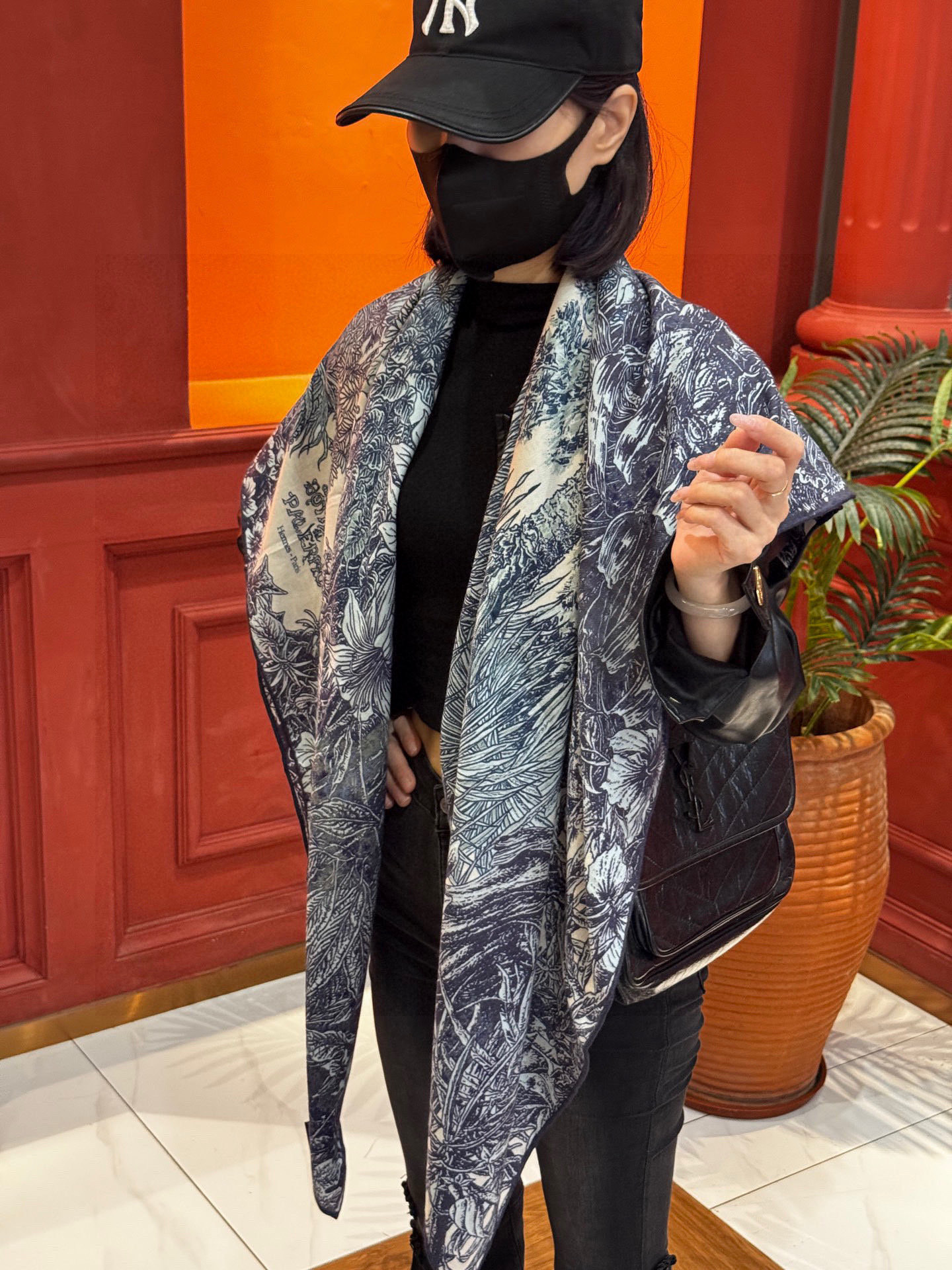 💟2025年秋冬抢先 上新💞【双面同色丝毛方巾】手工卷边山羊绒和真丝混纺披肩（70%山羊绒，30%桑蚕丝