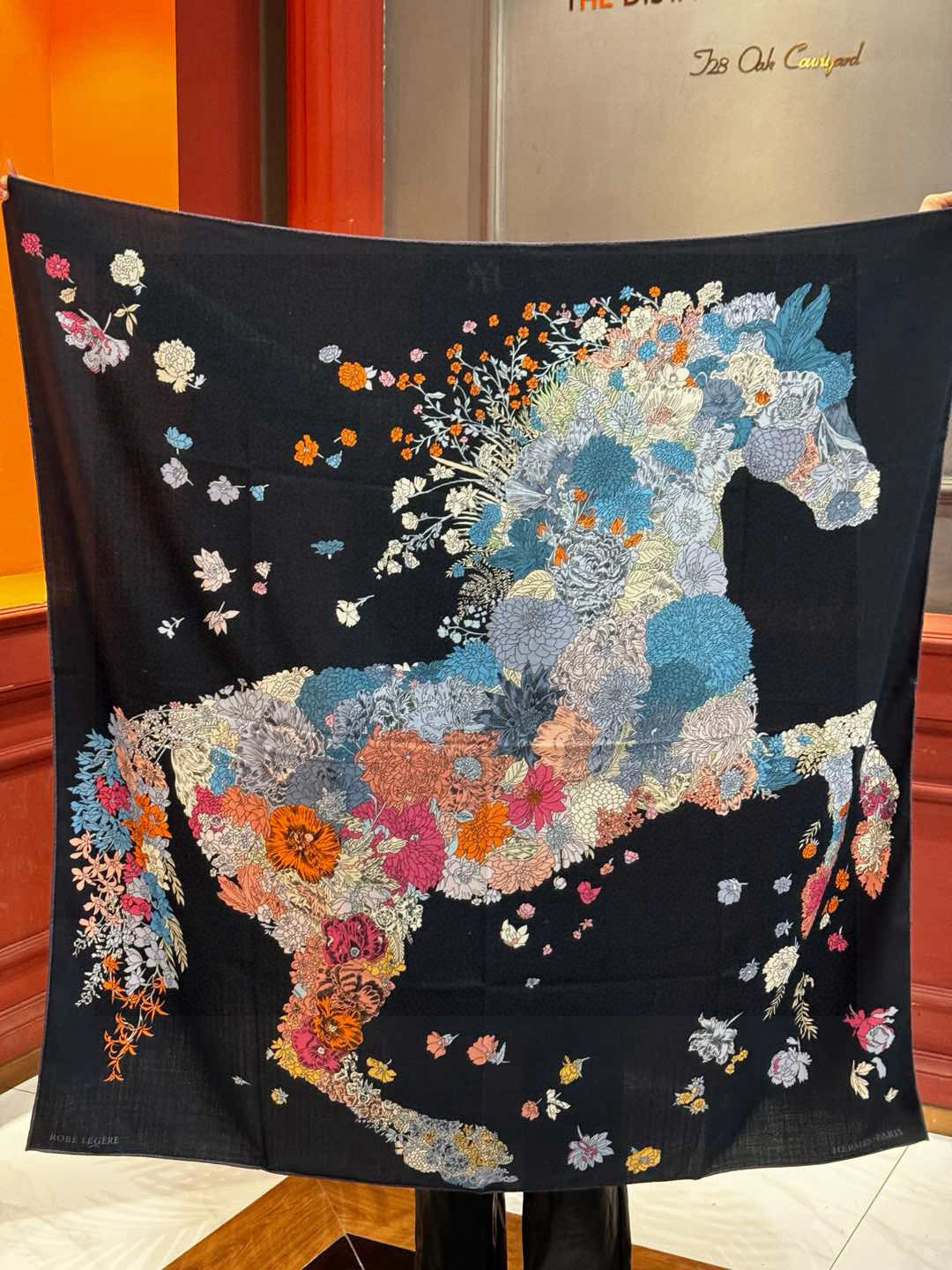 ❤ 双面同色【▪️卓尔不凡，高级有气场！！】非常抬人，带点故事的精彩！永远加分的hermes艺术单品！美