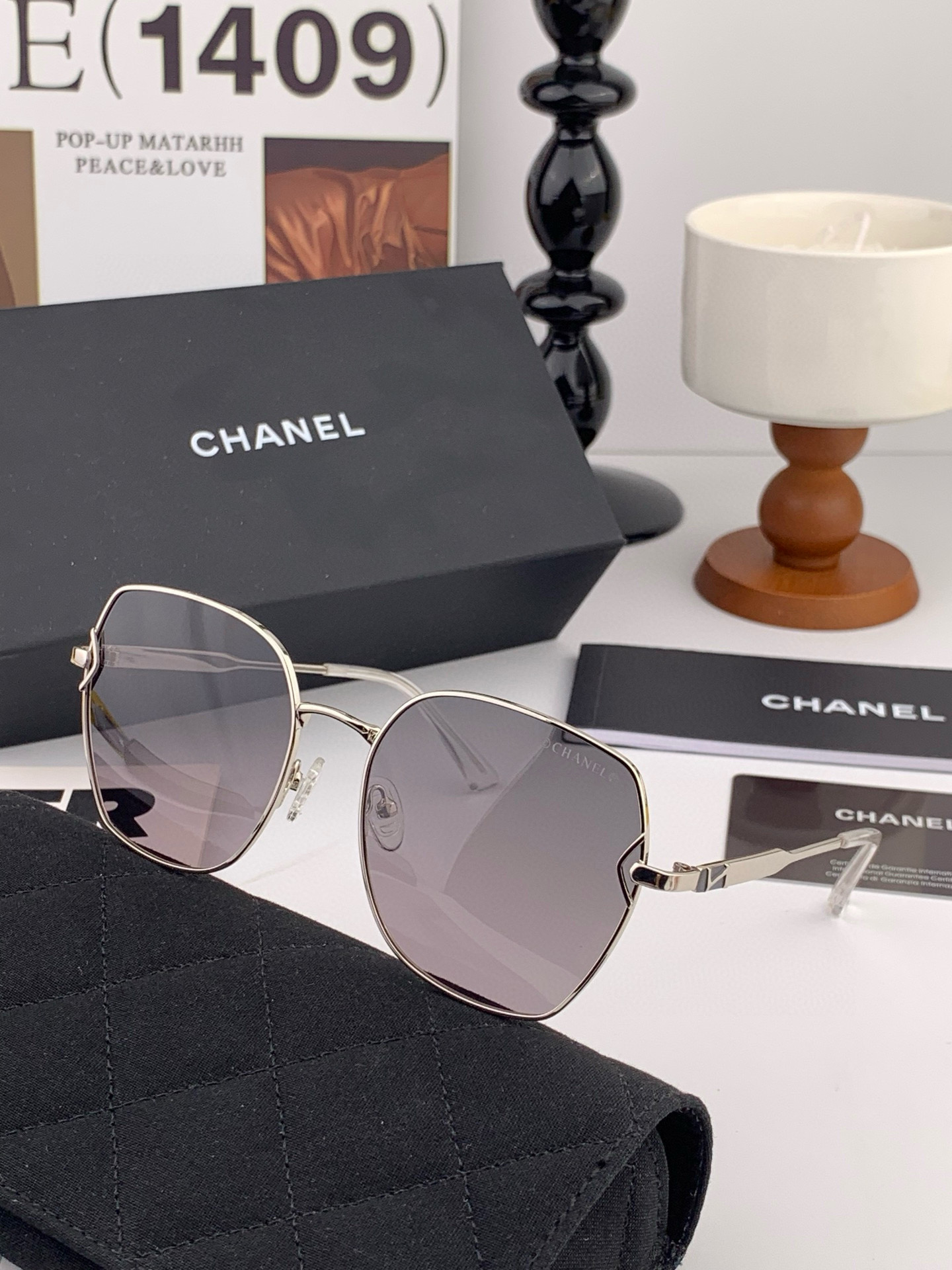 新品CHANEL 香奈儿太阳镜以独特魅力和前卫风格诠释春夏最新眼镜，质感超好佩带舒适 型号：CH9581