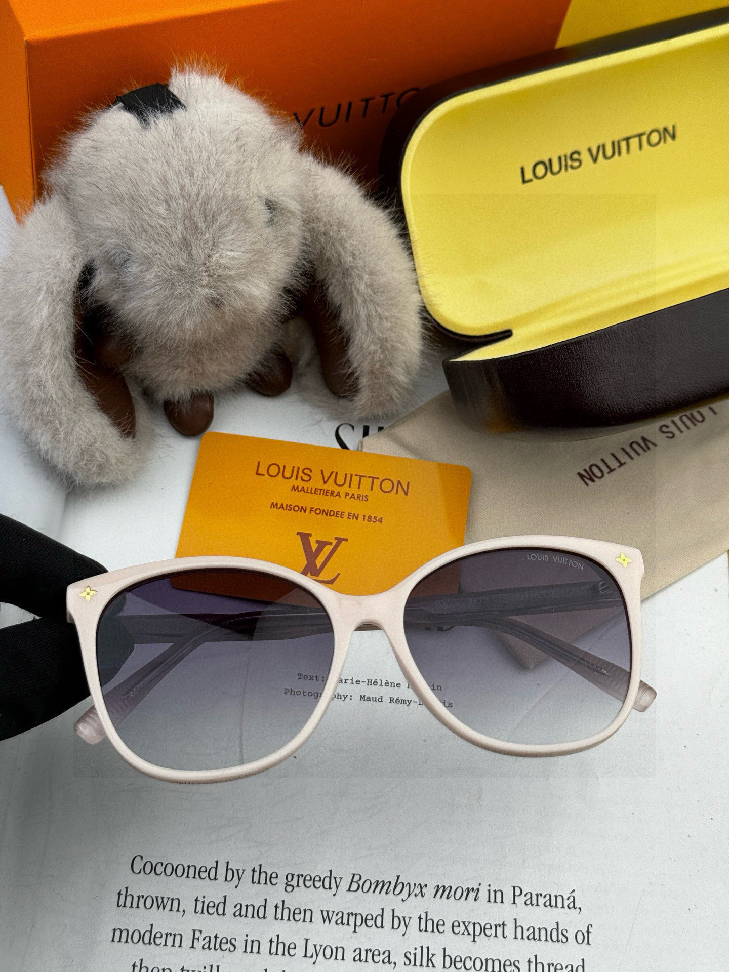 LV 太阳镜潮品官网模特同款 [玫瑰][玫瑰]四叶草🍀精致个性设计简约时尚 高品质值得拥有绝对潮爆整个夏