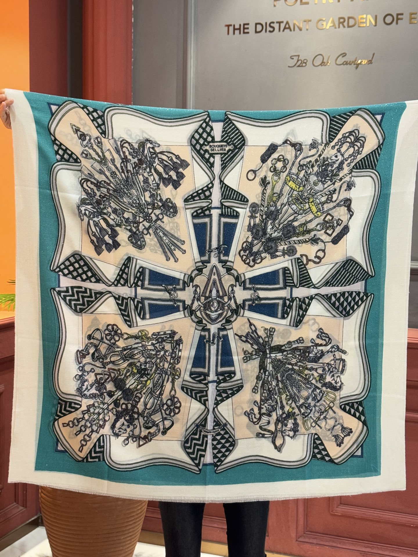 会发光发亮的围巾 羊绒新款🆕👏买了都说好看‼️推荐💕爱马仕羊绒方巾，顶级工艺超值‼️爱马仕专柜爆款🎁💟立