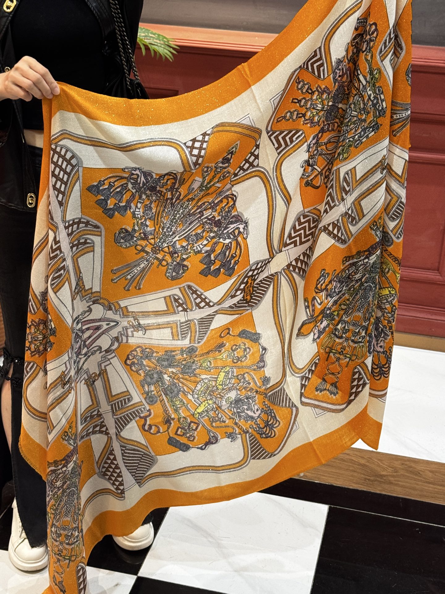 会发光发亮的围巾 羊绒新款🆕👏买了都说好看‼️推荐💕爱马仕羊绒方巾，顶级工艺超值‼️爱马仕专柜爆款🎁💟立