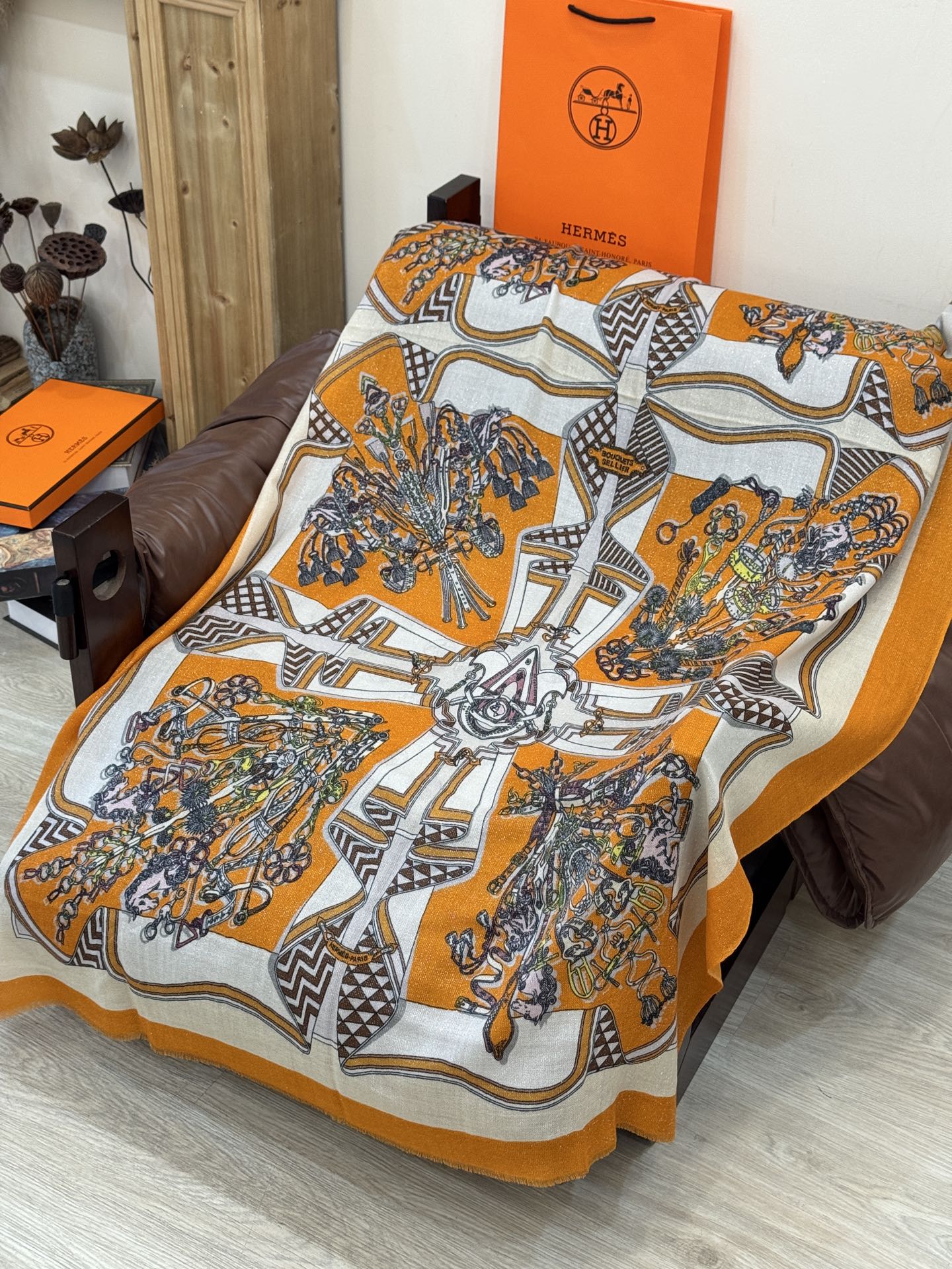 会发光发亮的围巾 羊绒新款🆕👏买了都说好看‼️推荐💕爱马仕羊绒方巾，顶级工艺超值‼️爱马仕专柜爆款🎁💟立