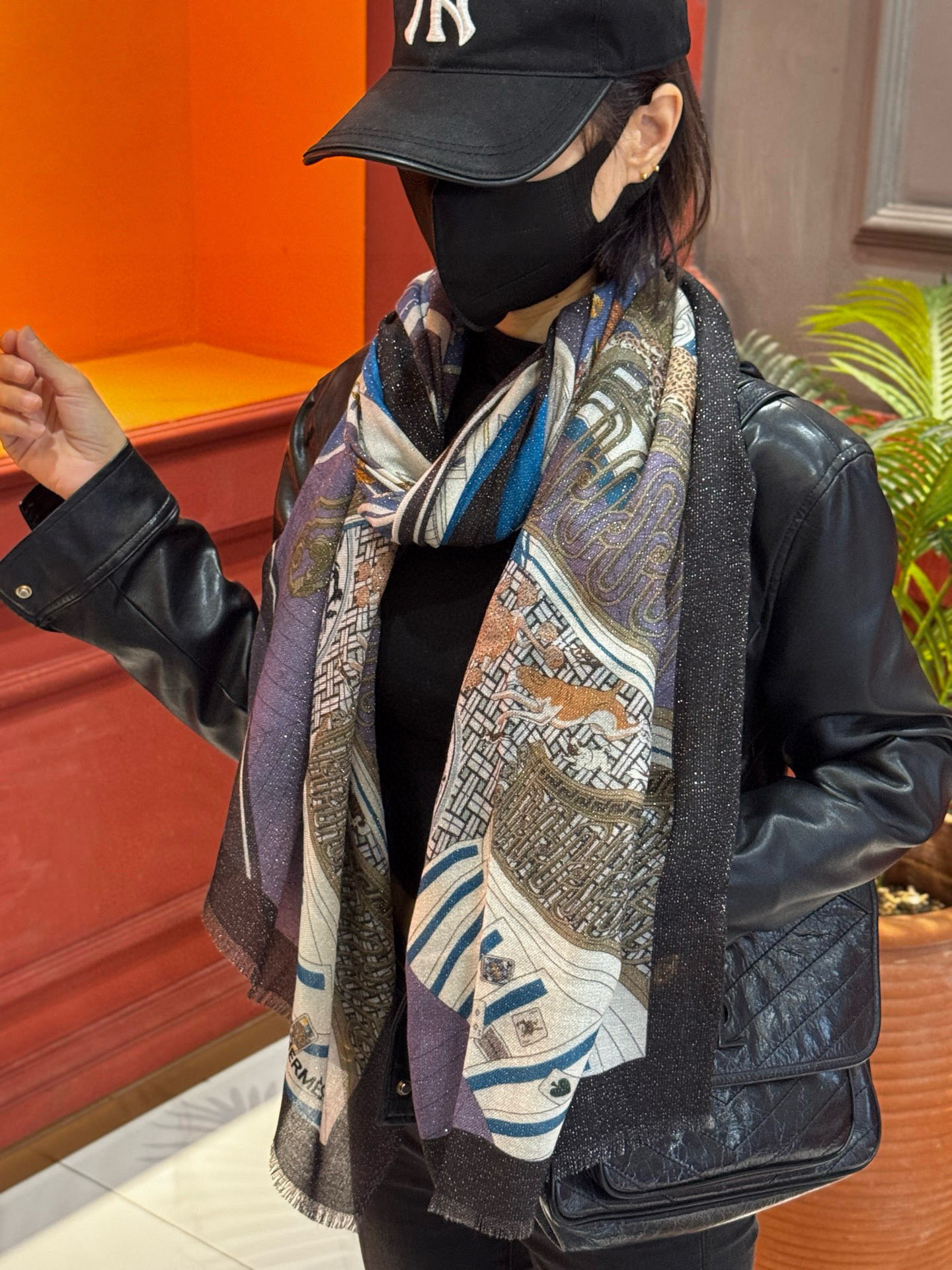 会发光发亮的围巾 爱马仕 专柜同步 买了都说好看羊绒印花‼️推荐💕顶级工艺超值‼️爱马仕专柜爆款🎁🎁羊绒