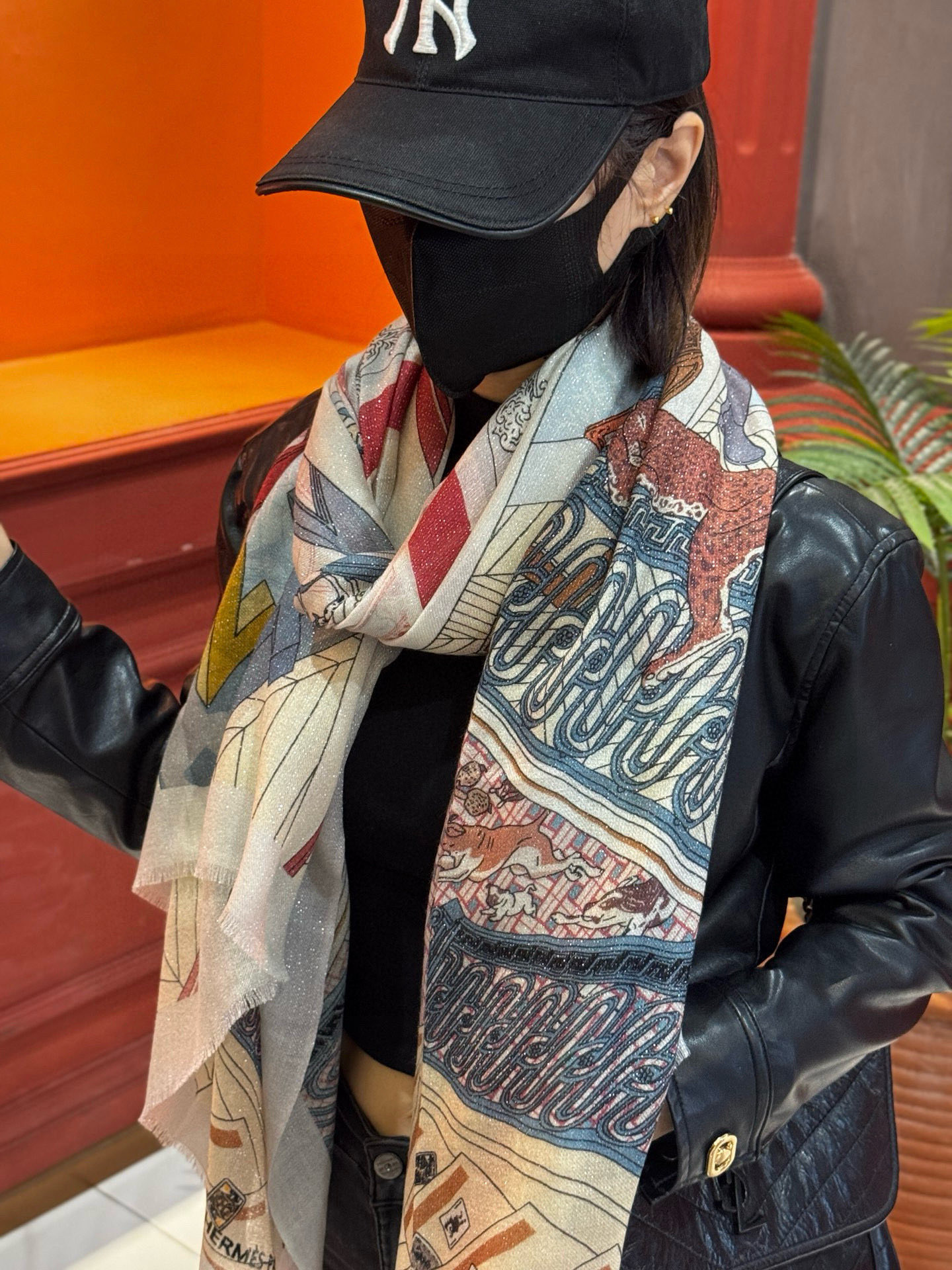 会发光发亮的围巾 爱马仕 专柜同步 买了都说好看羊绒印花‼️推荐💕顶级工艺超值‼️爱马仕专柜爆款🎁🎁羊绒