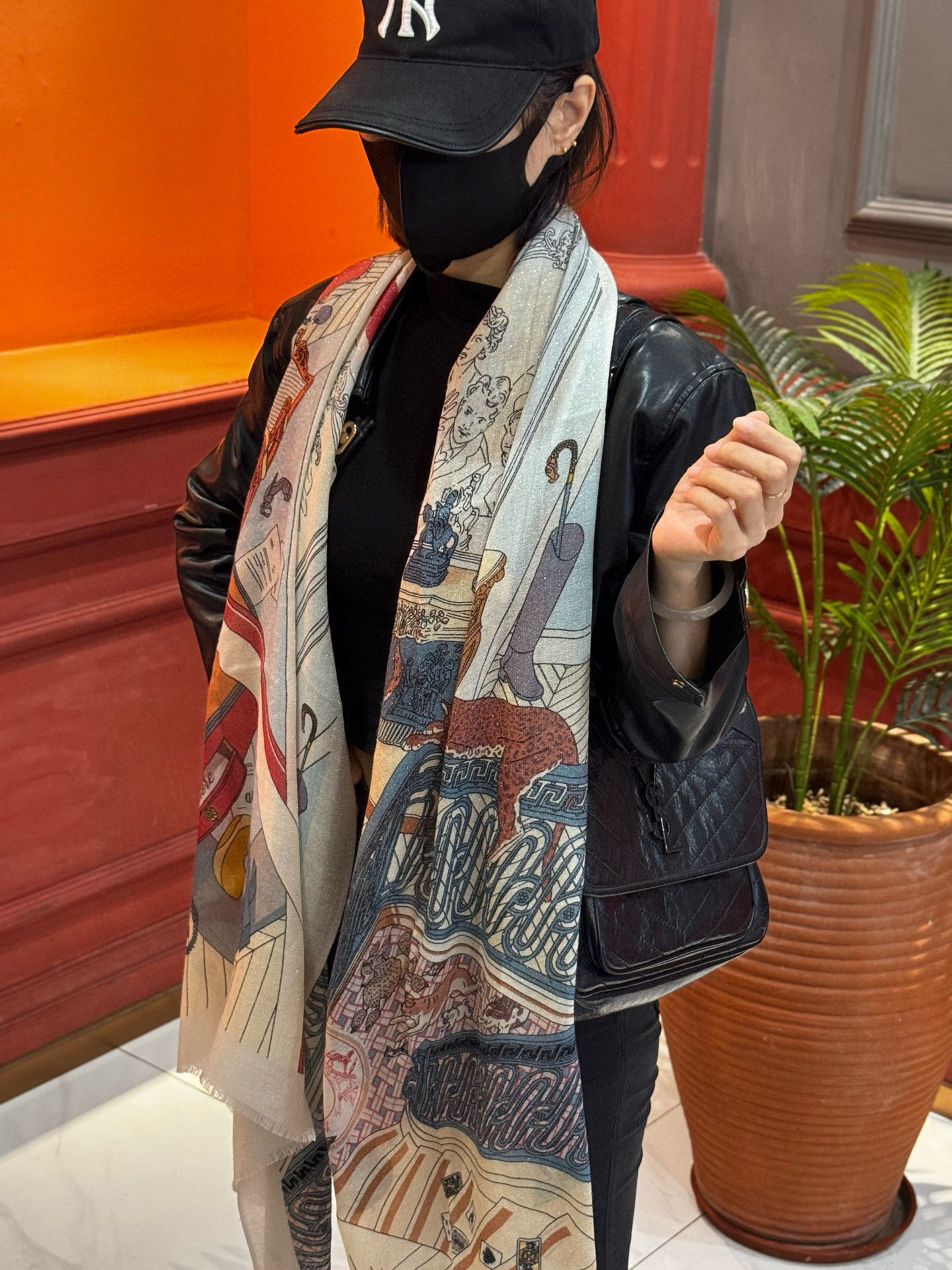 会发光发亮的围巾 爱马仕 专柜同步 买了都说好看羊绒印花‼️推荐💕顶级工艺超值‼️爱马仕专柜爆款🎁🎁羊绒