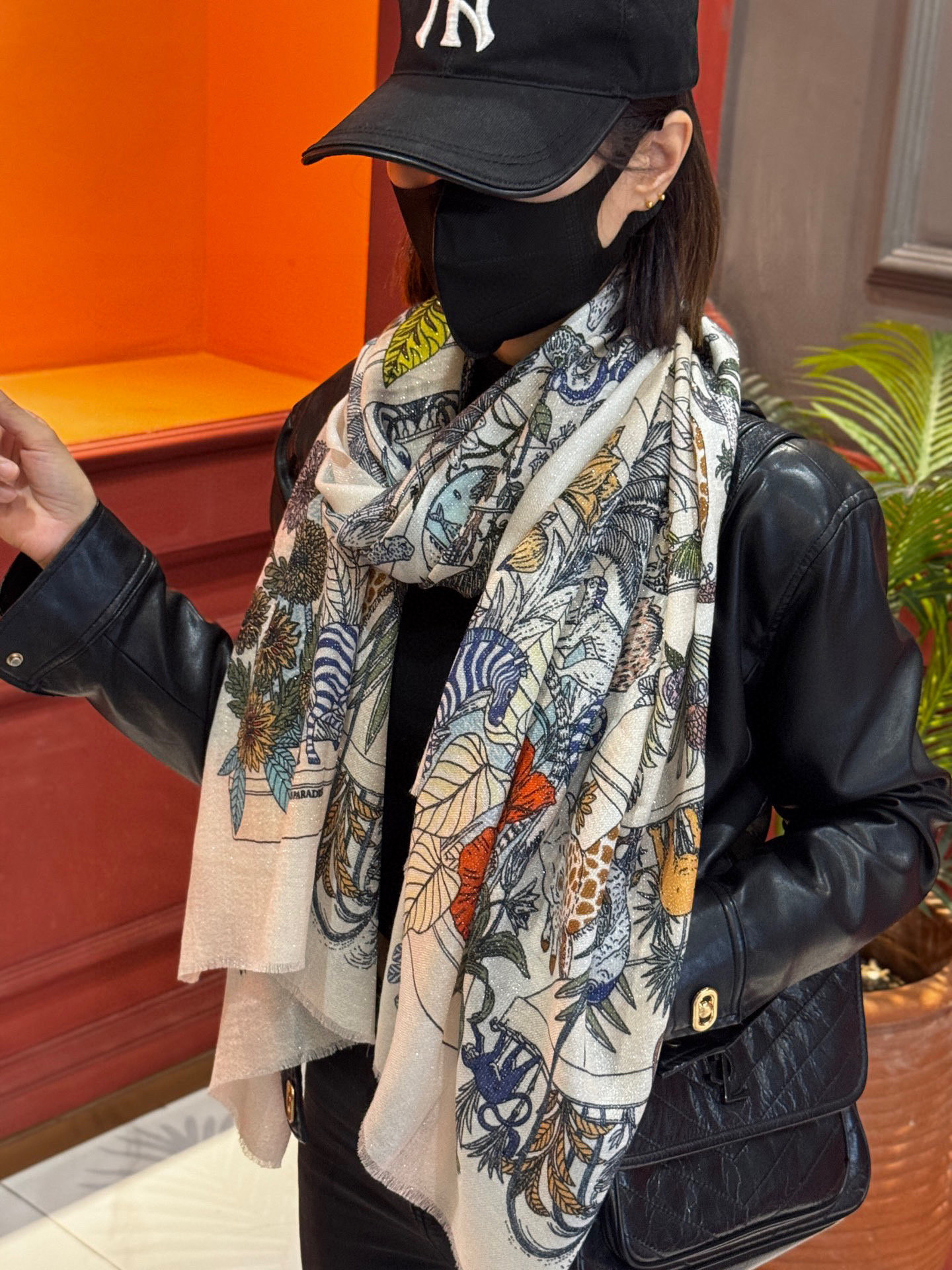 会发光发亮的围巾 羊绒新款🆕👏买了都说好看‼️推荐💕爱马仕双面同色羊绒方巾，【奇珍乐园】顶级工艺超值‼️